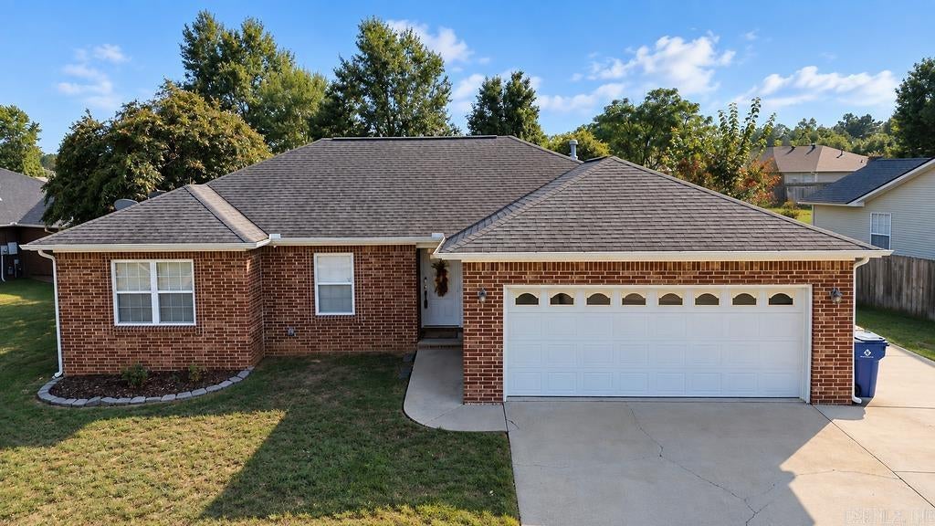 17 Applewood Circle — photo