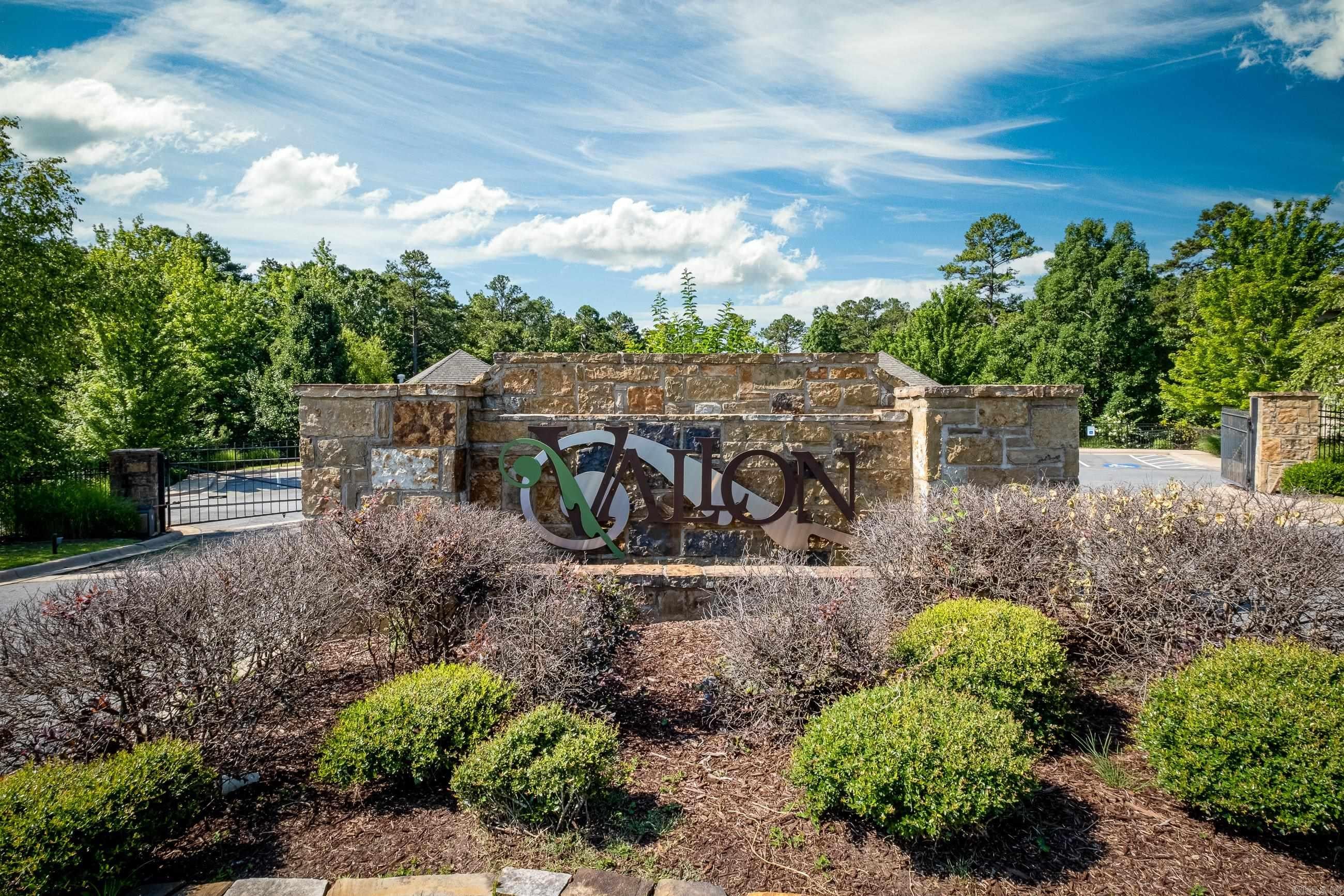 100 Vallon Ln 101 — photo