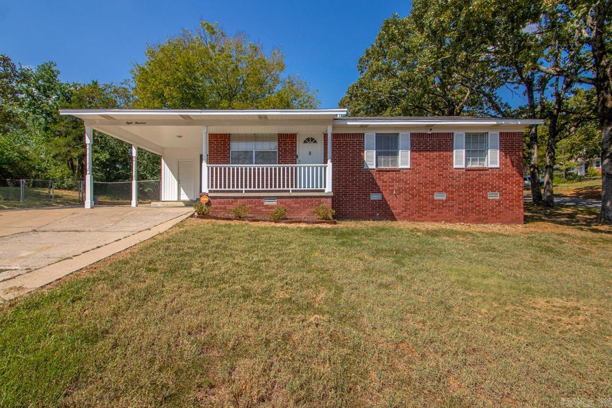 800 Buttercup Circle — photo