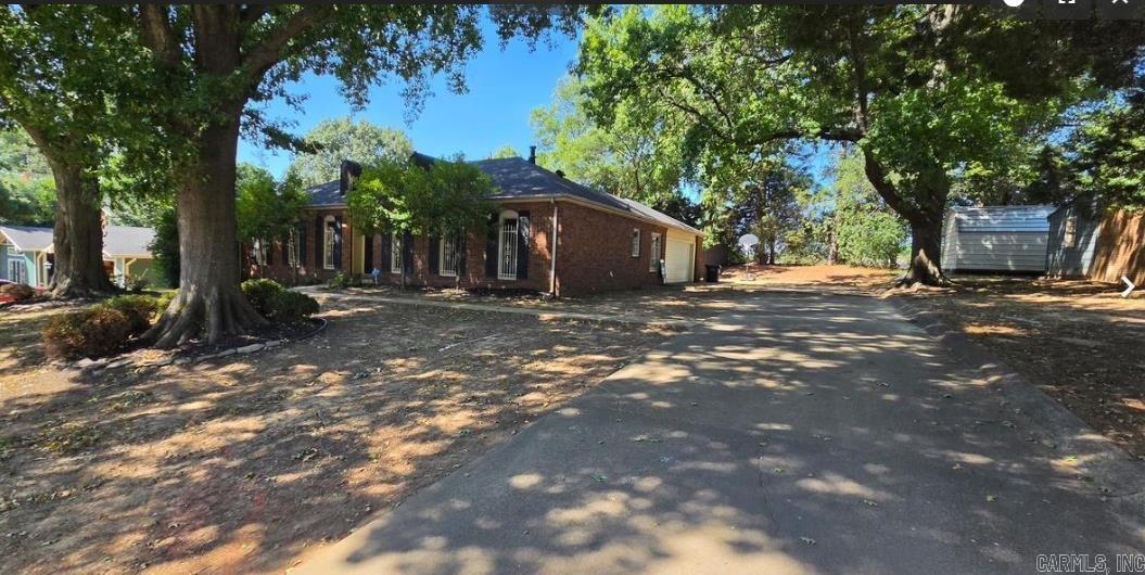 2109 Indian Hills Street — photo
