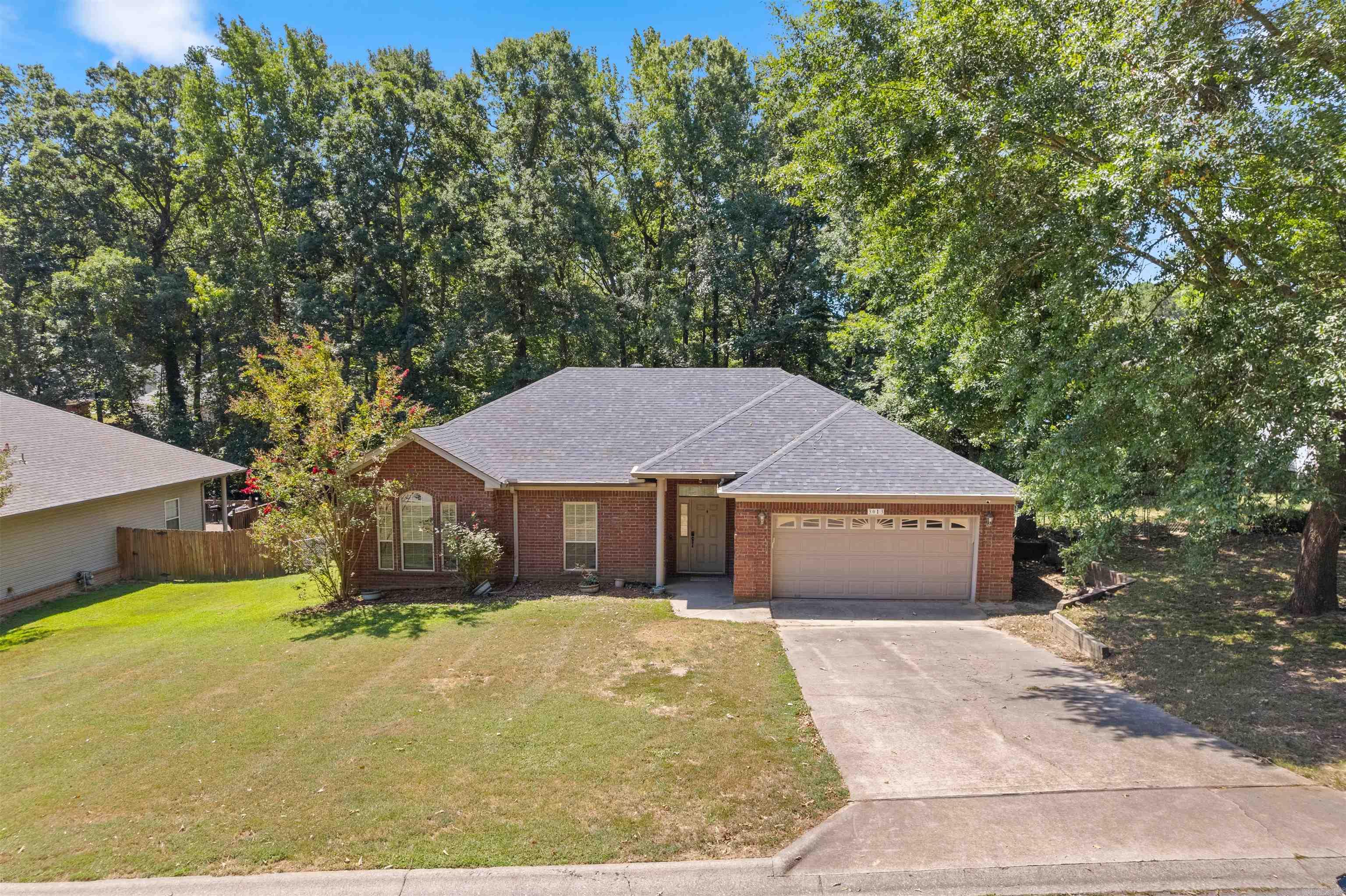 3013 Greenbrier Drive — photo