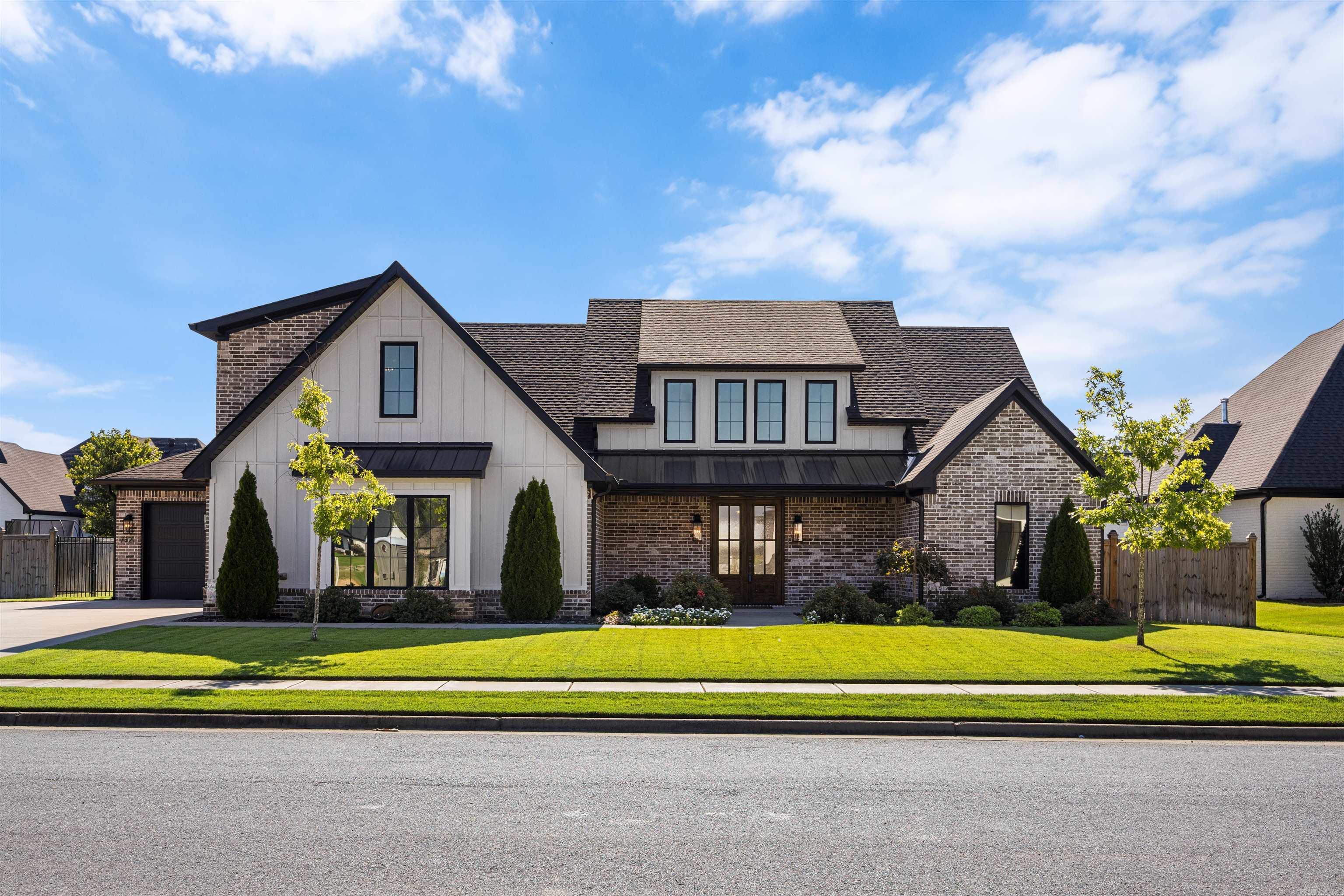 7321 Lake Point Circle — photo