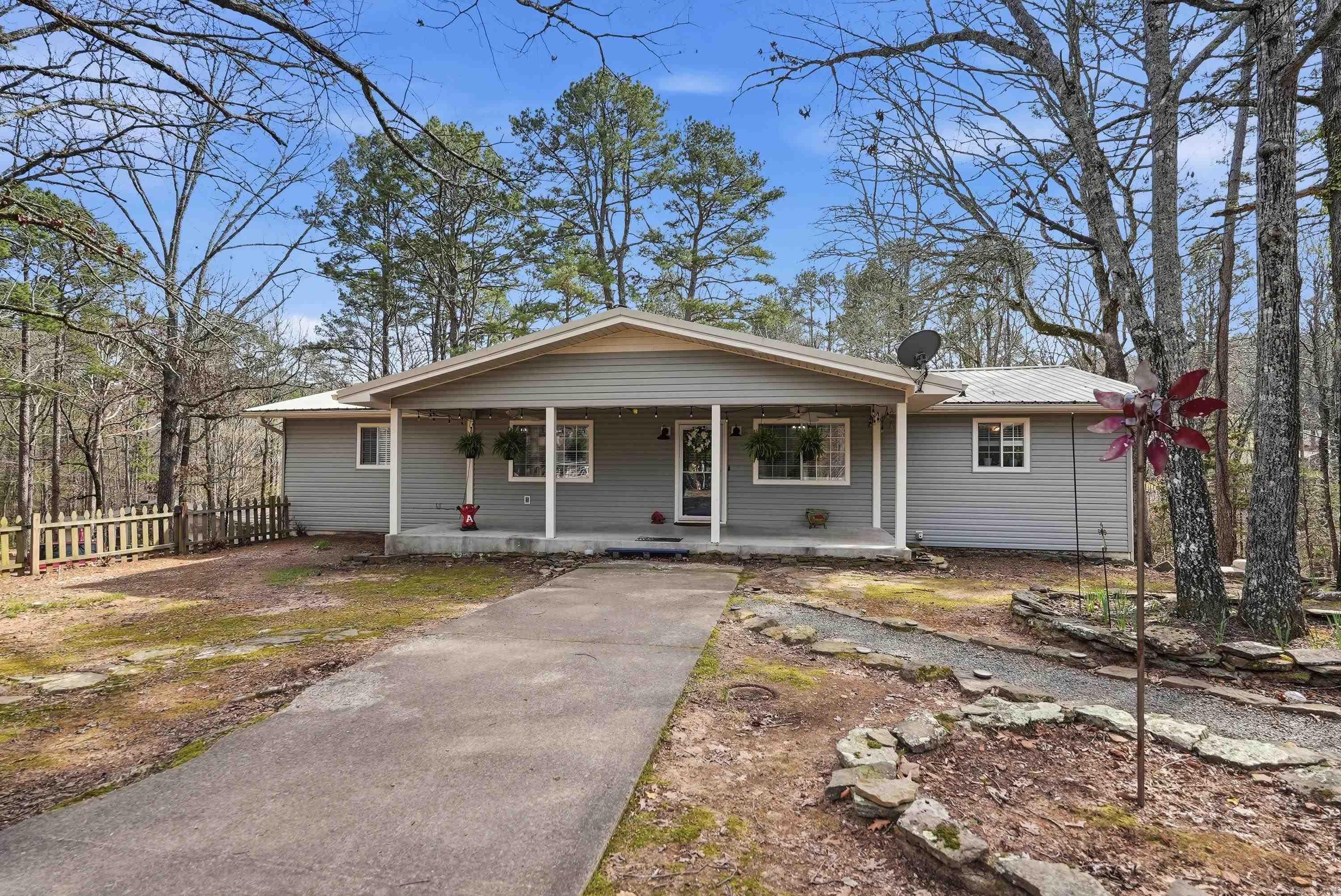 110 Cliff Court — photo