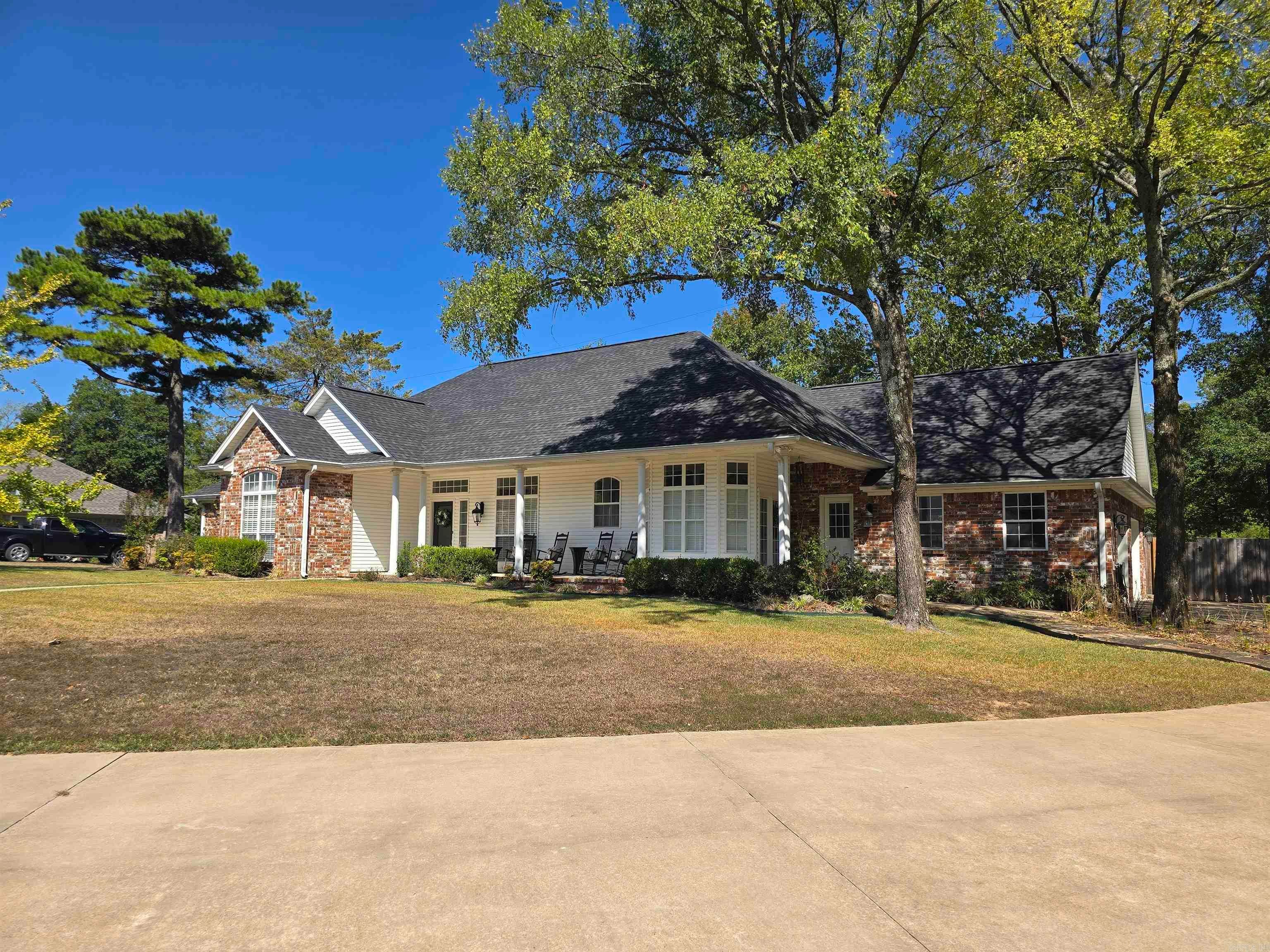 700 Prairie Creek Rd — photo
