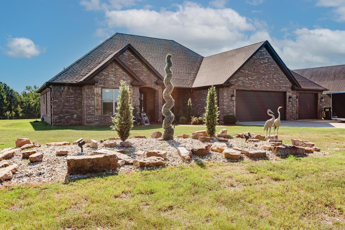 121 Plantation Drive — photo