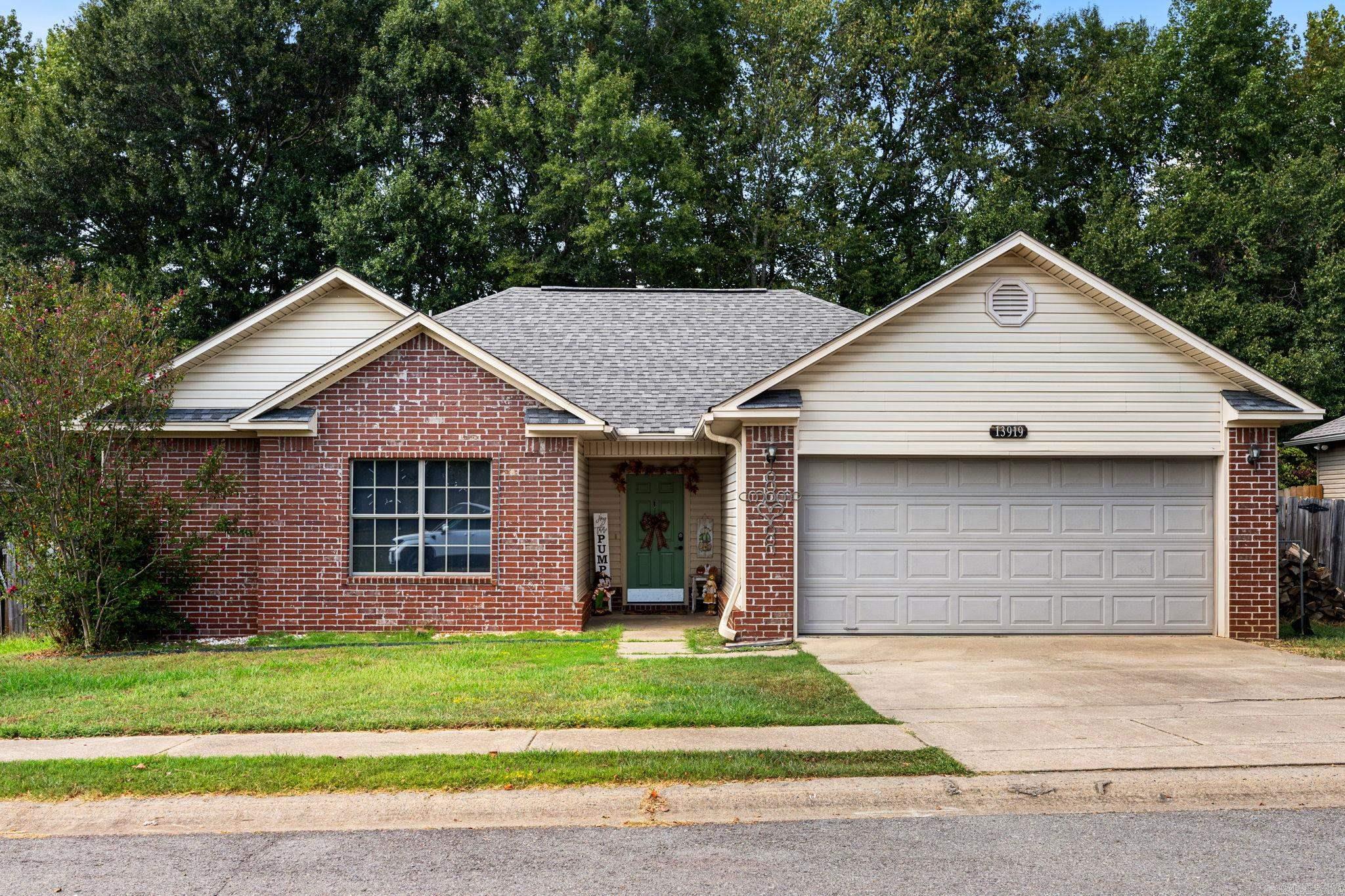 13919 Magnolia Glen Drive — photo
