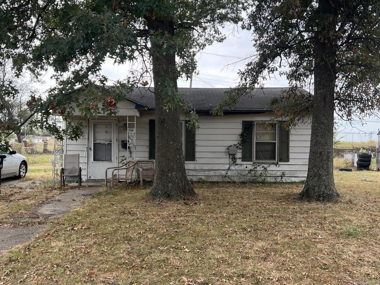 901 Mulberry Drive — photo
