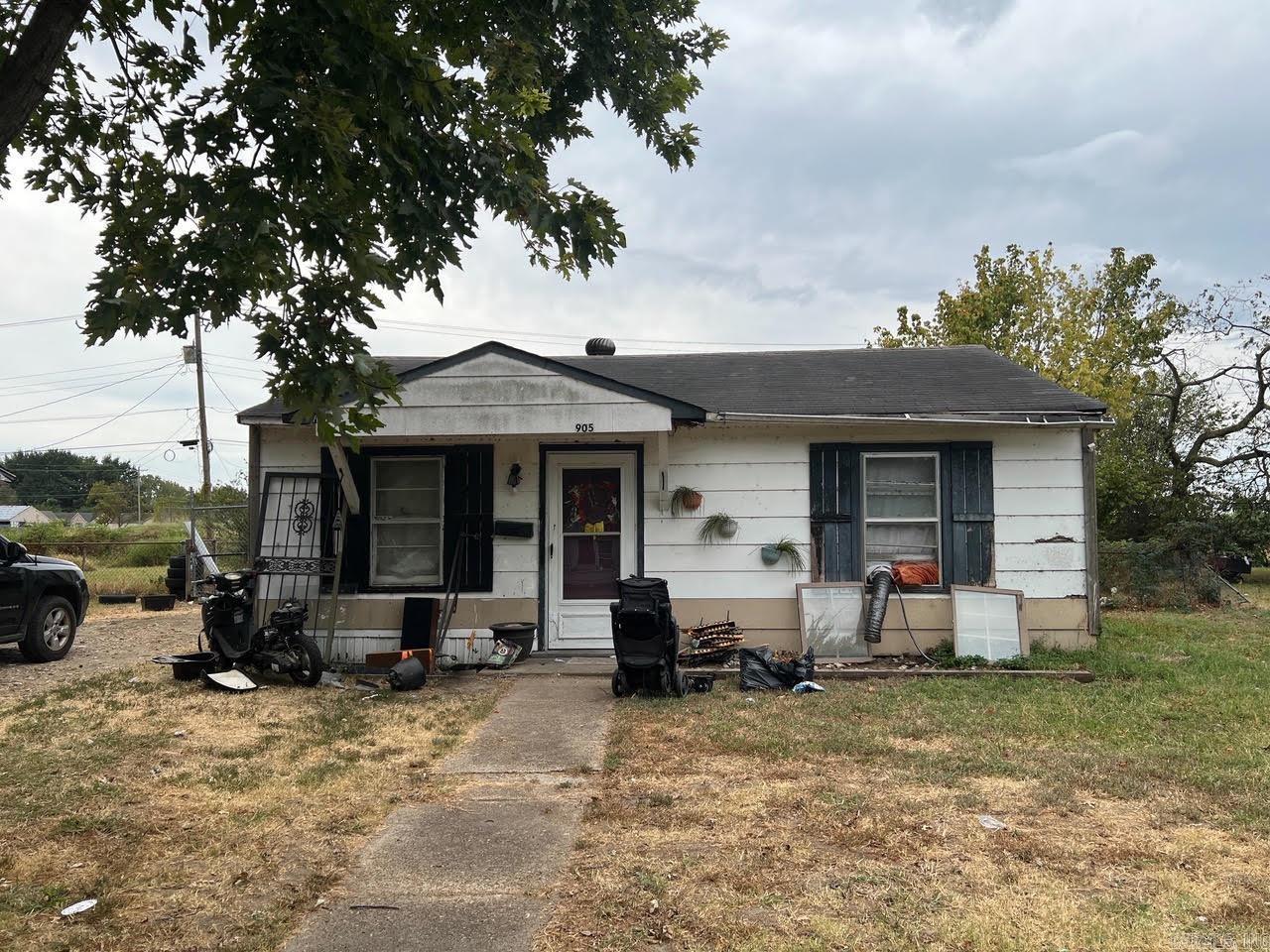 905 Mulberry Drive — photo