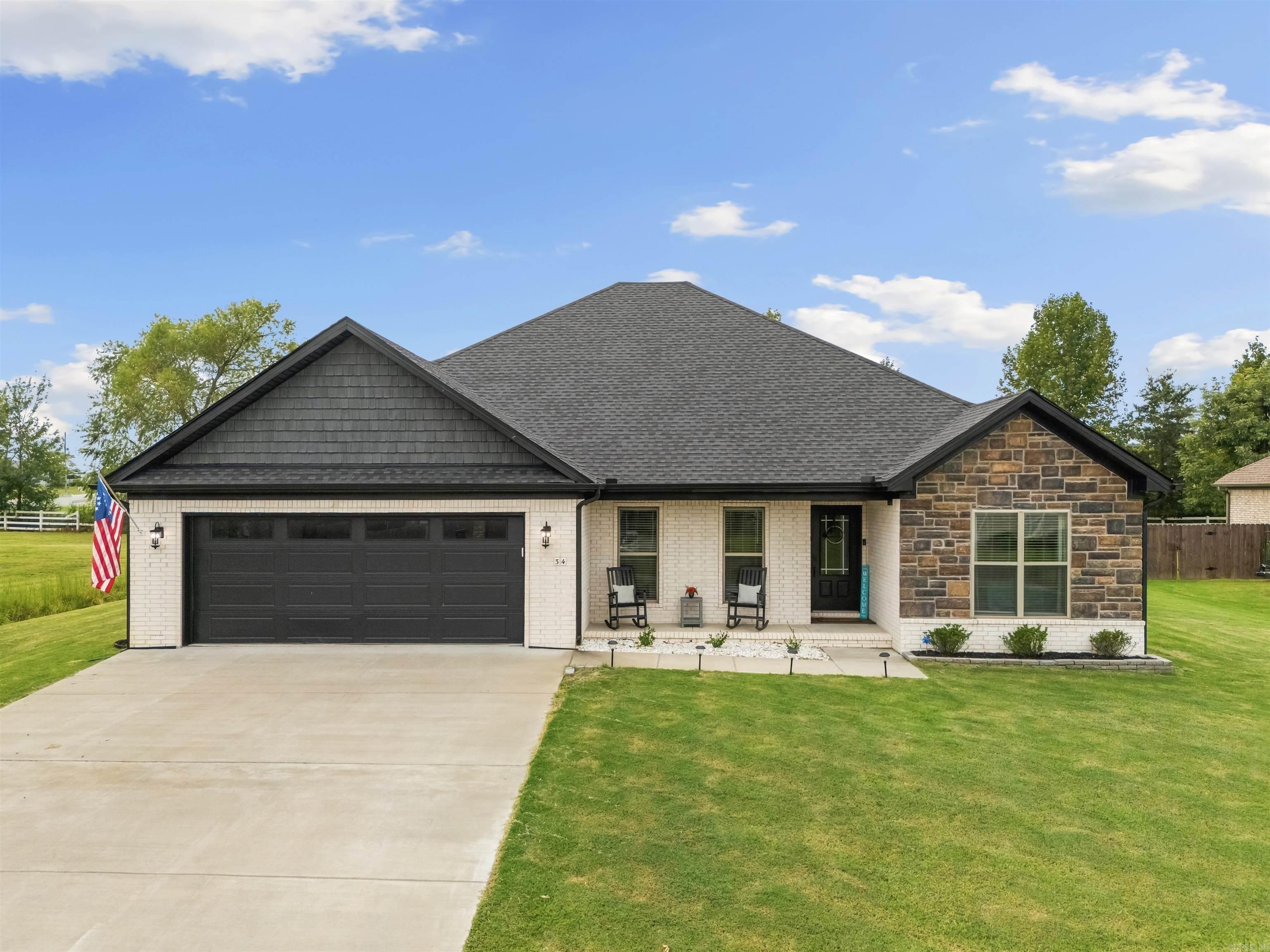 34 Thoroughbred Drive — photo