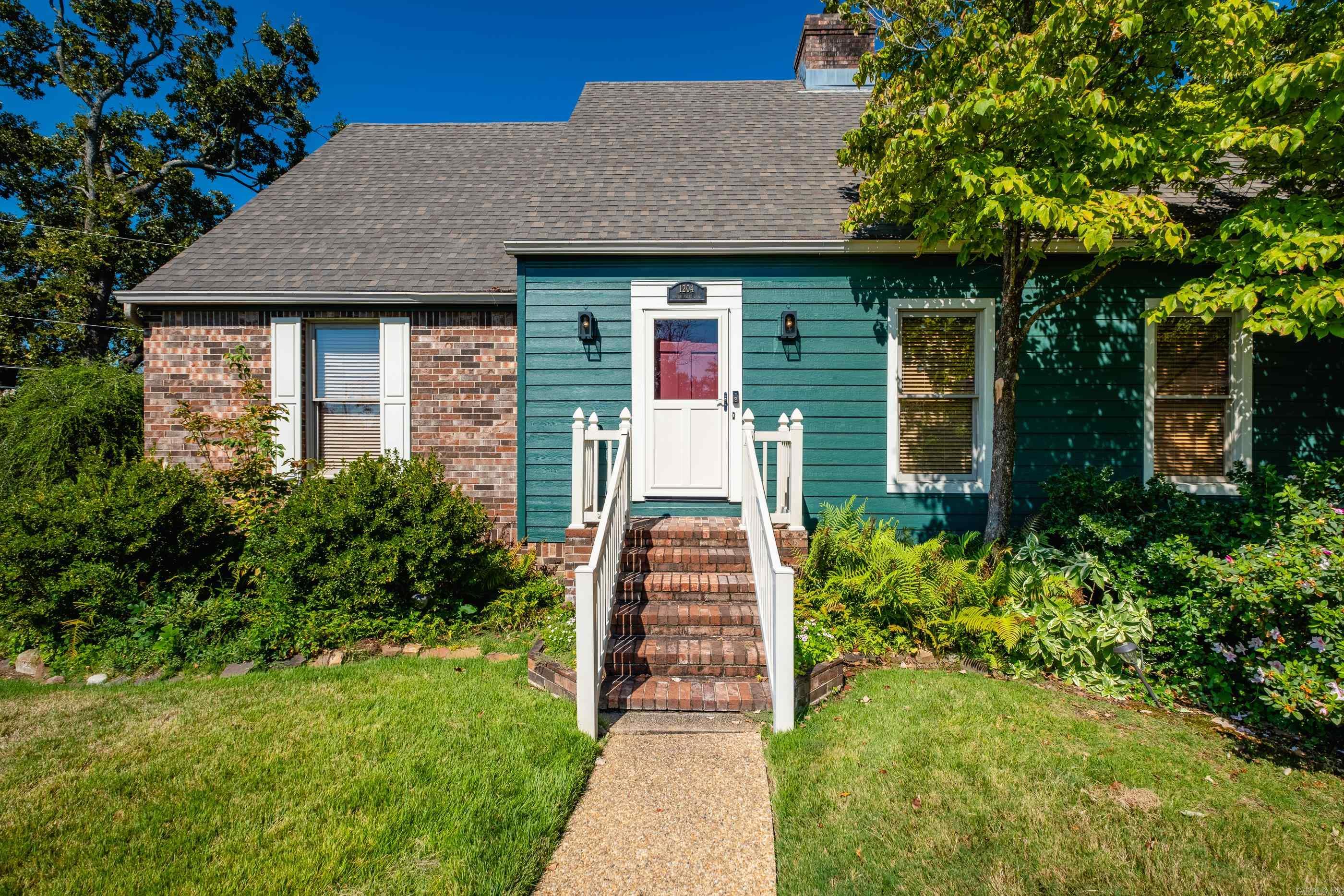 1204 North Point Lane — photo