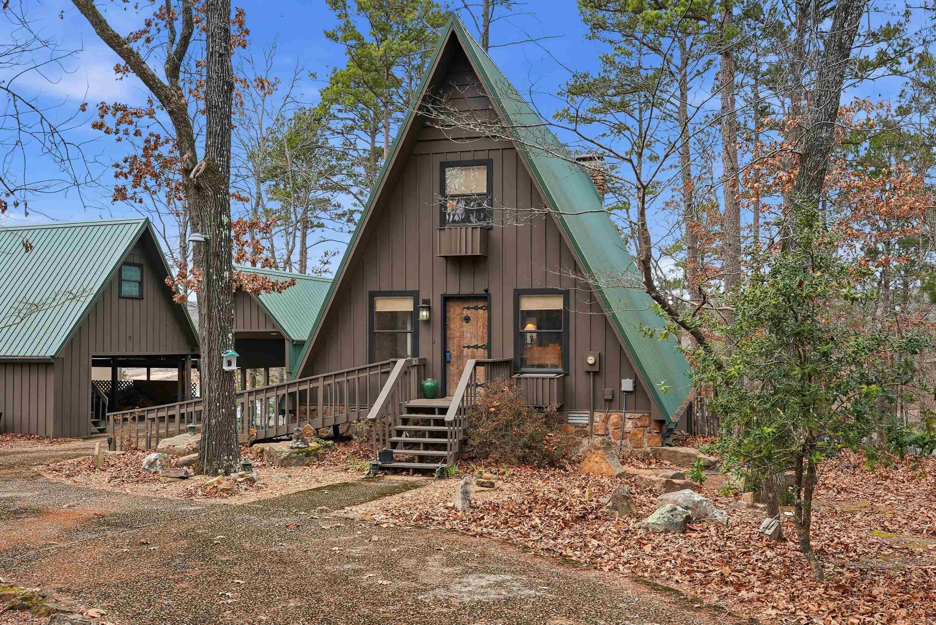 450 Davidson Cr. — photo