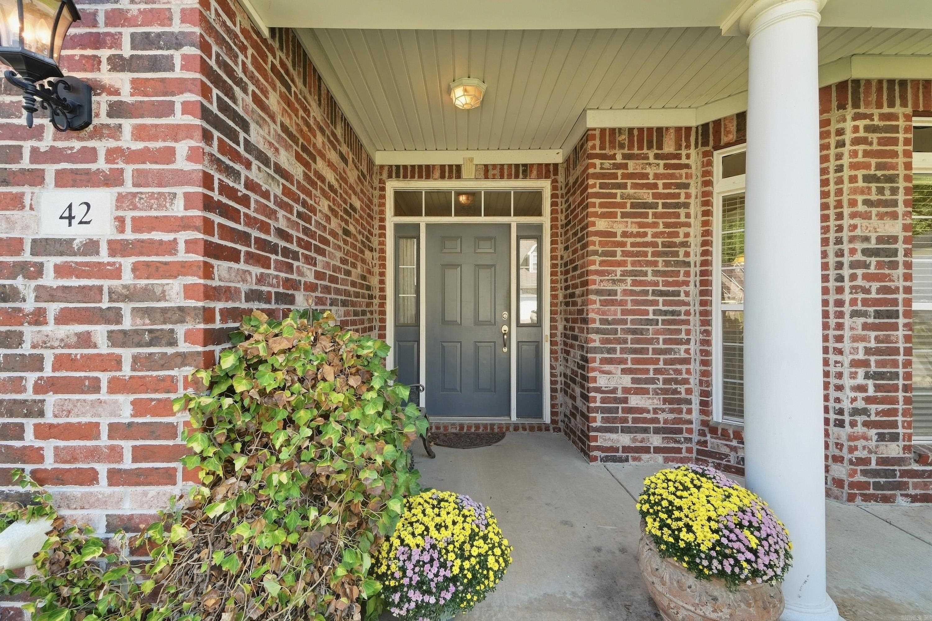 42 Courtside Place — photo