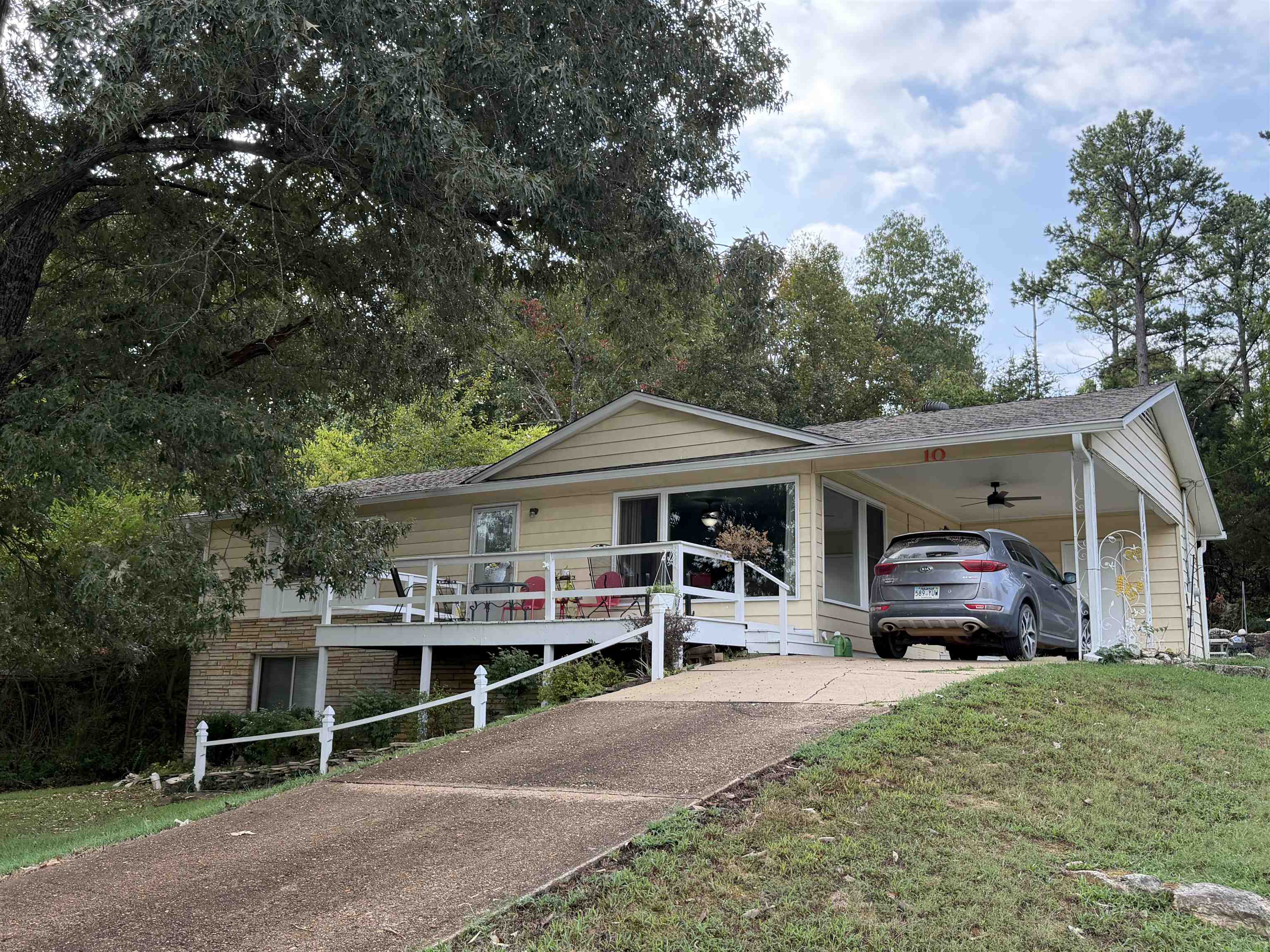 10 Yosemite Drive — photo