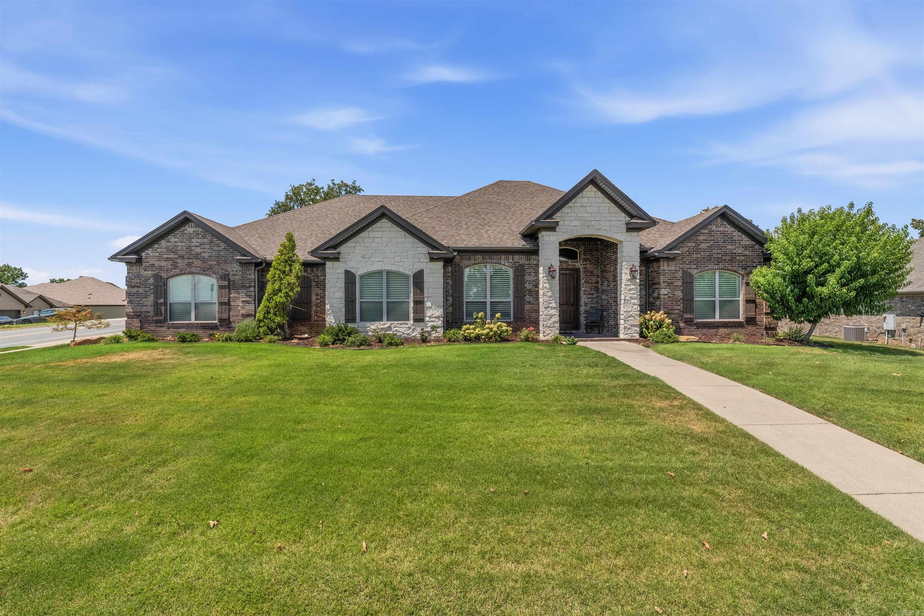 3233 Falling Water Road — photo