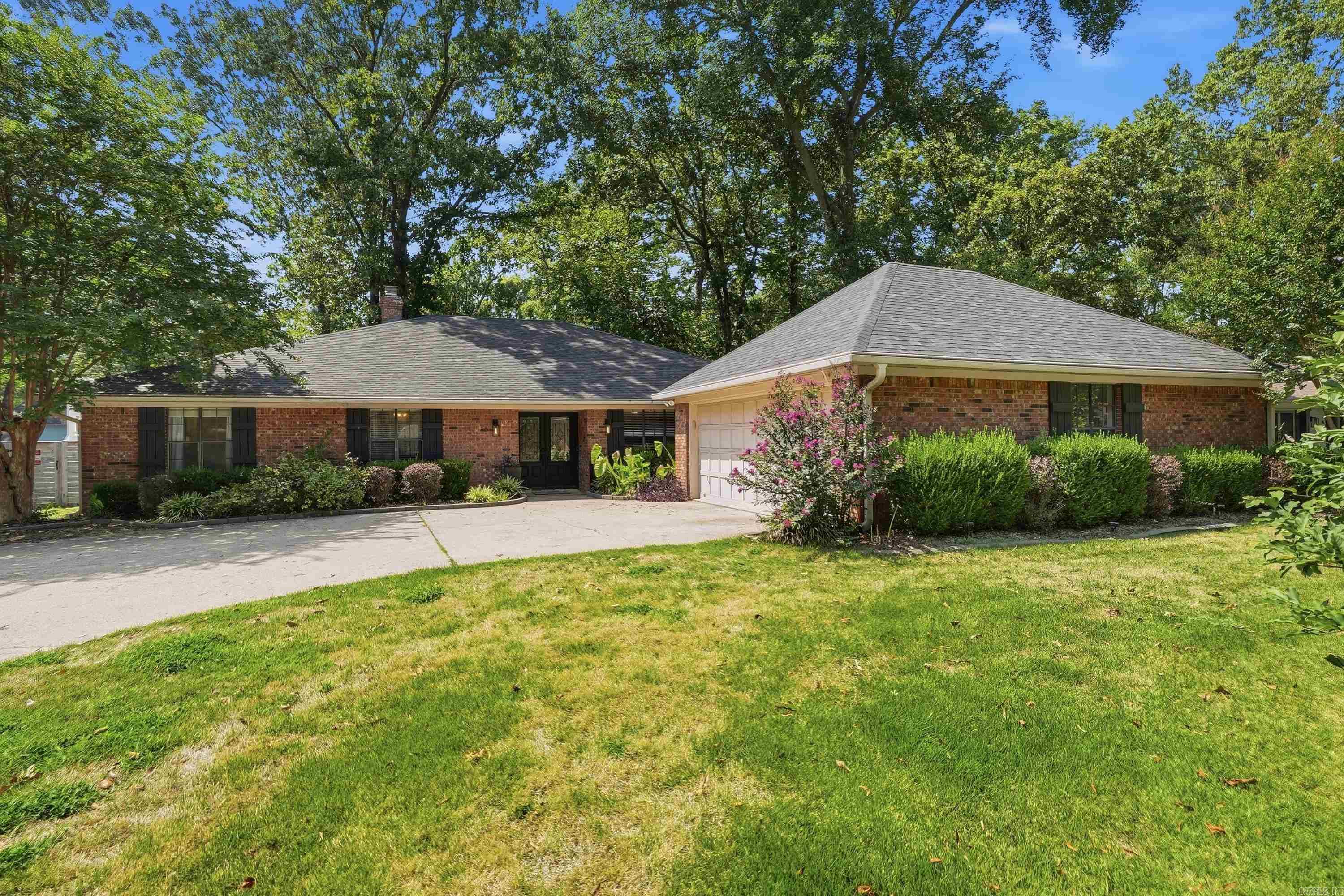 7 Woodbridge Drive — photo