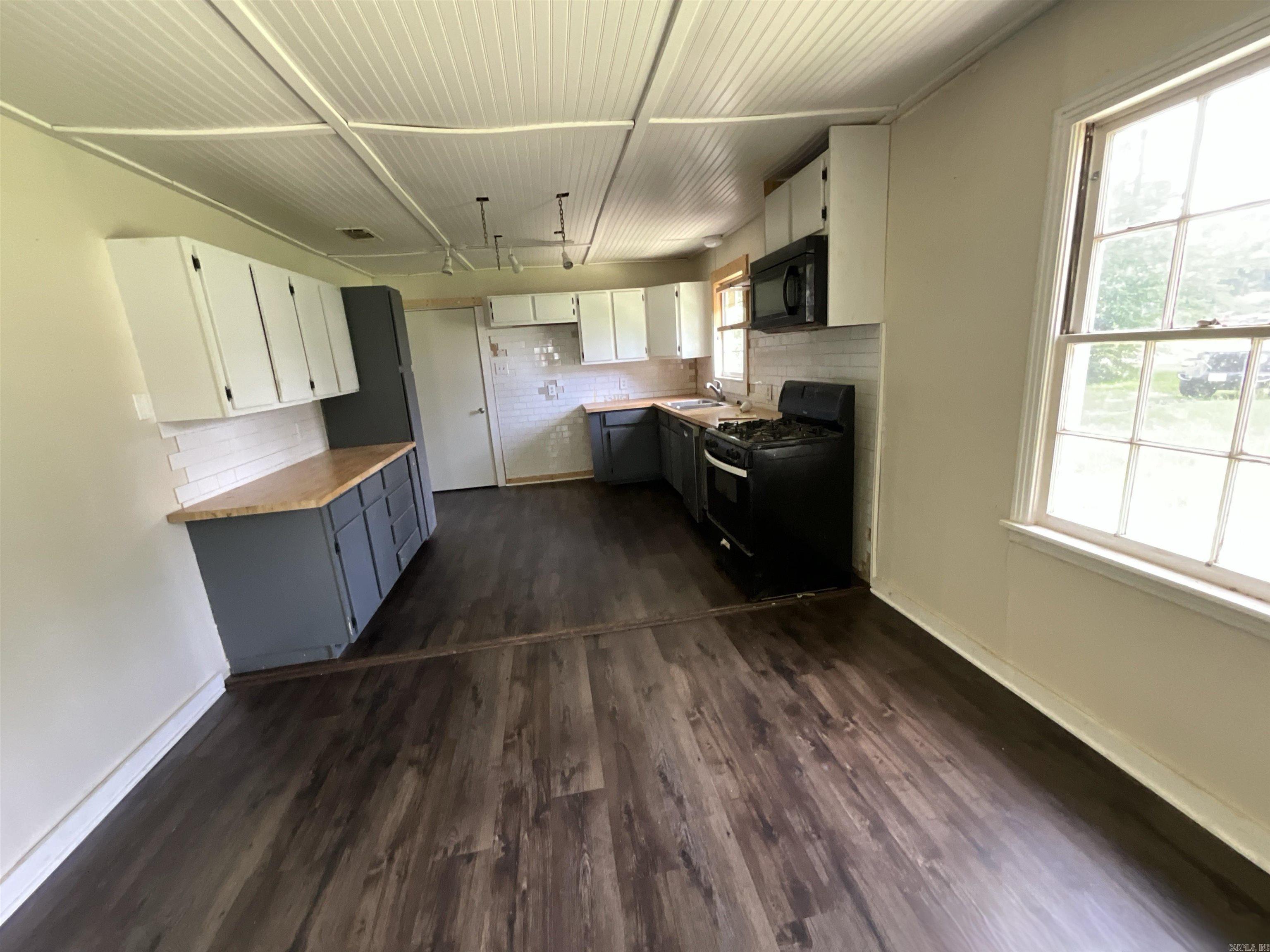 308 E Douglas, Jefferson, TX 75657 — photo 3