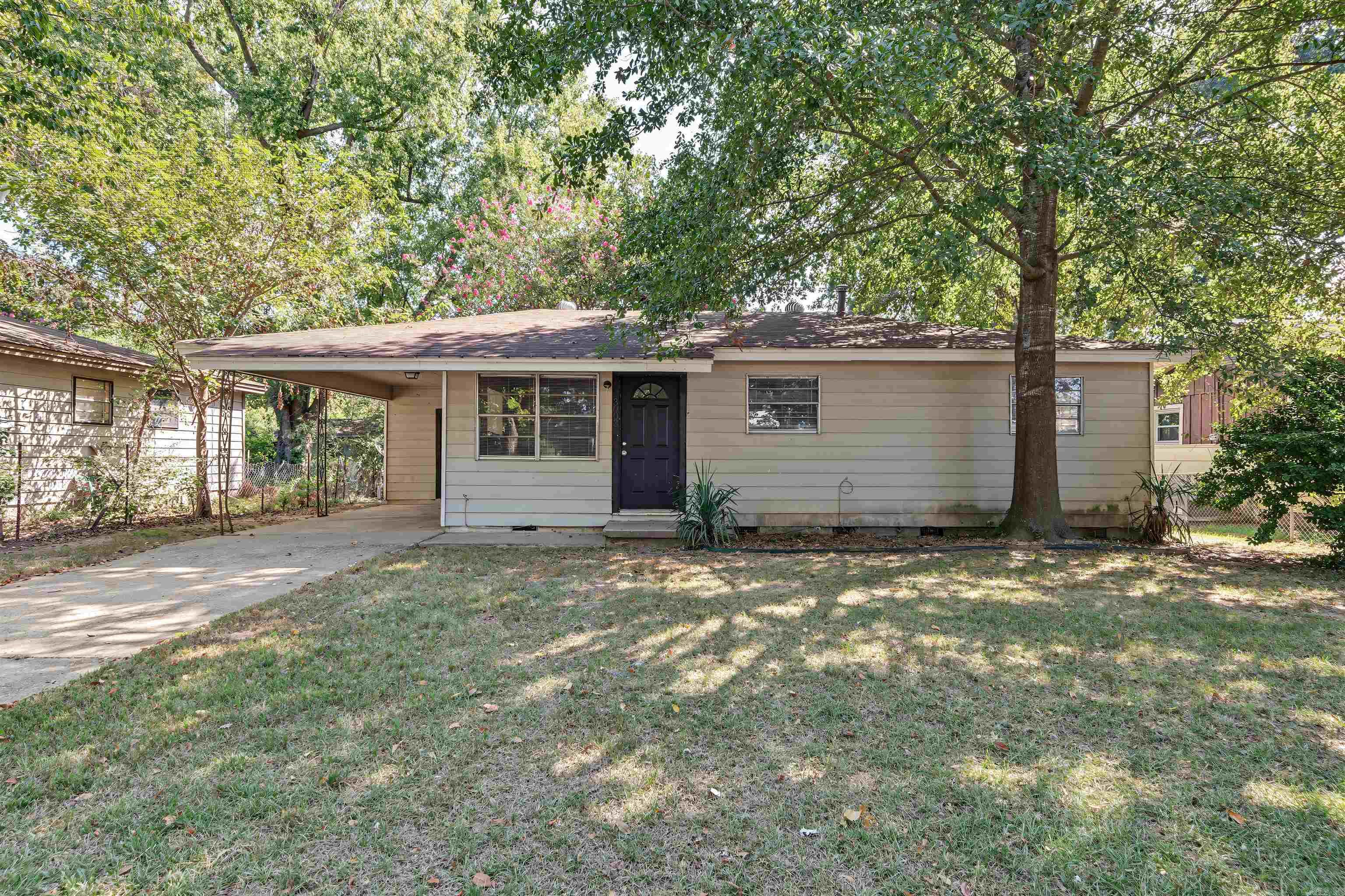 3003 Bermuda Lane — photo