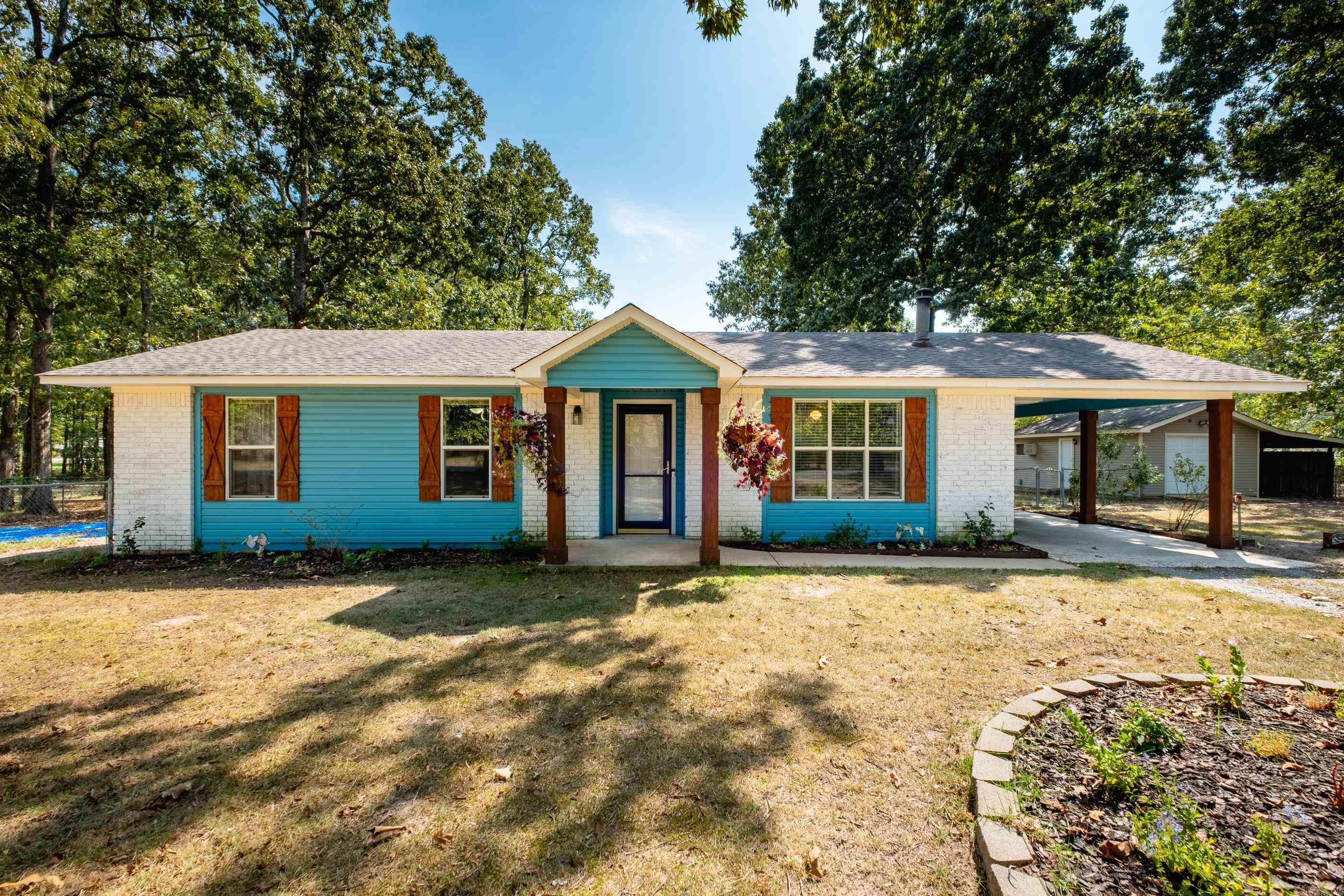 315 Oaklawn Circle — photo
