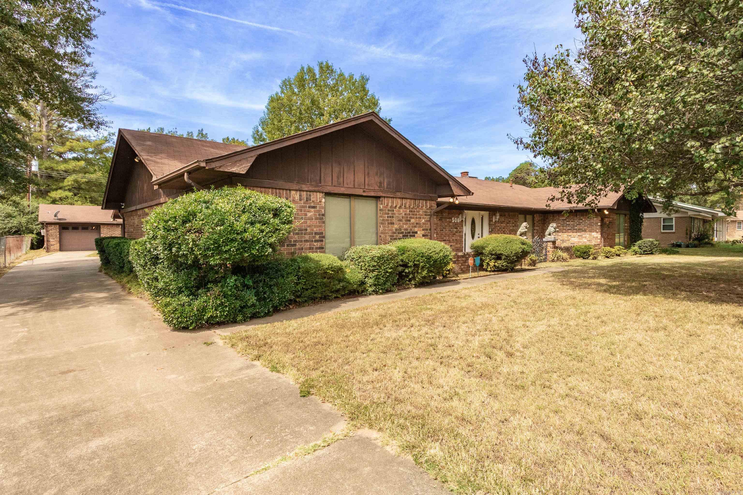 508 Springhill Drive — photo