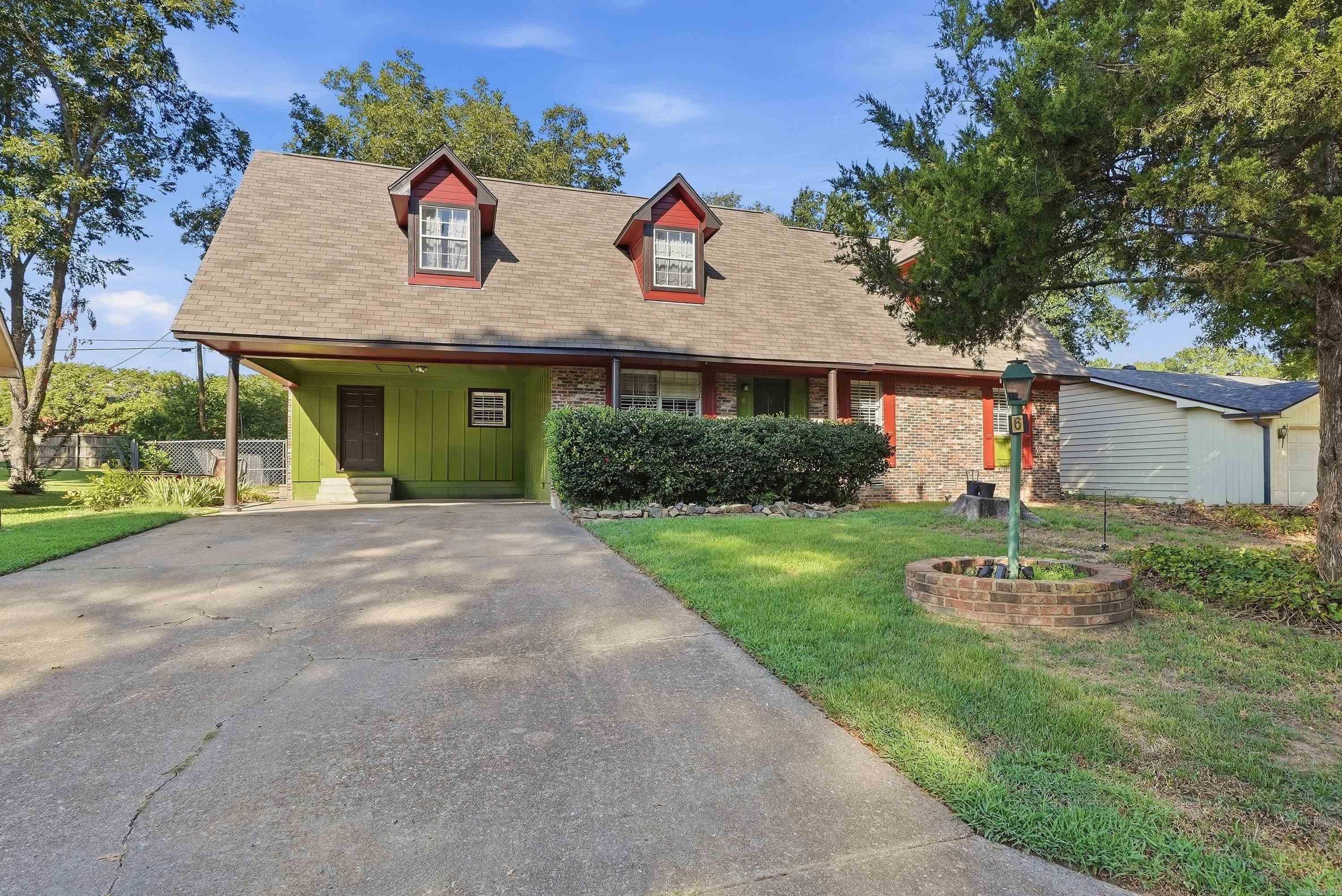 6 Meadowbrook Drive — photo