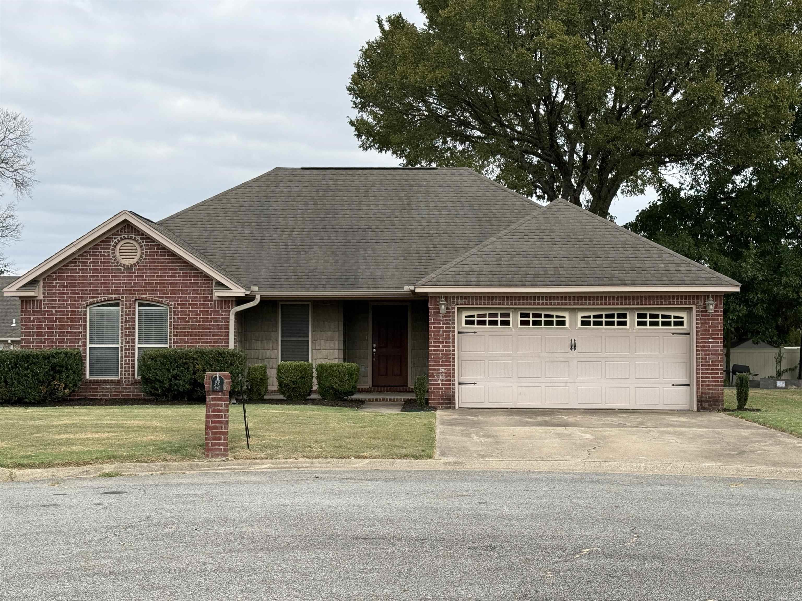 8 Ragan Court — photo