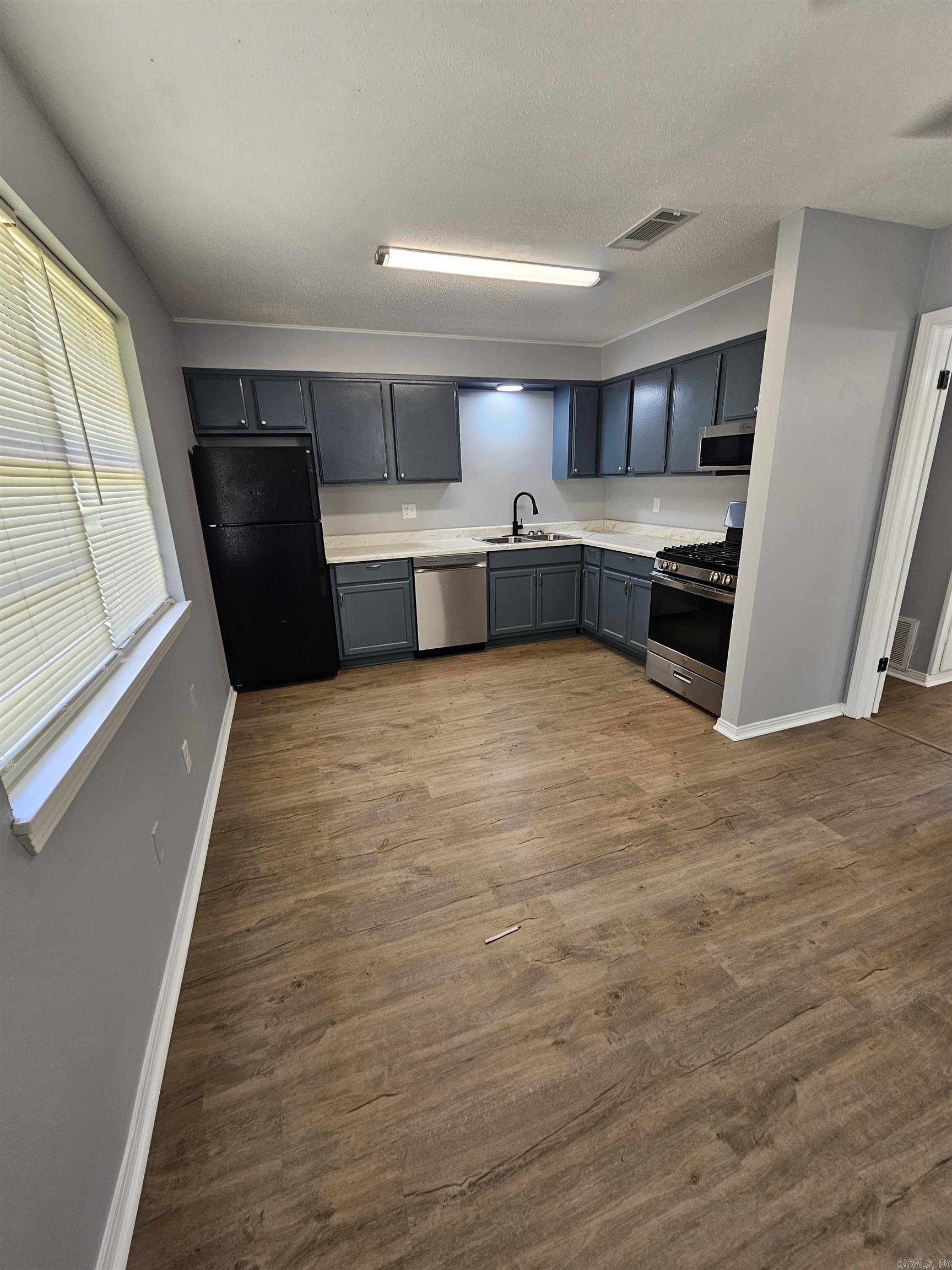 1413 Plummer Apt. 34 — photo