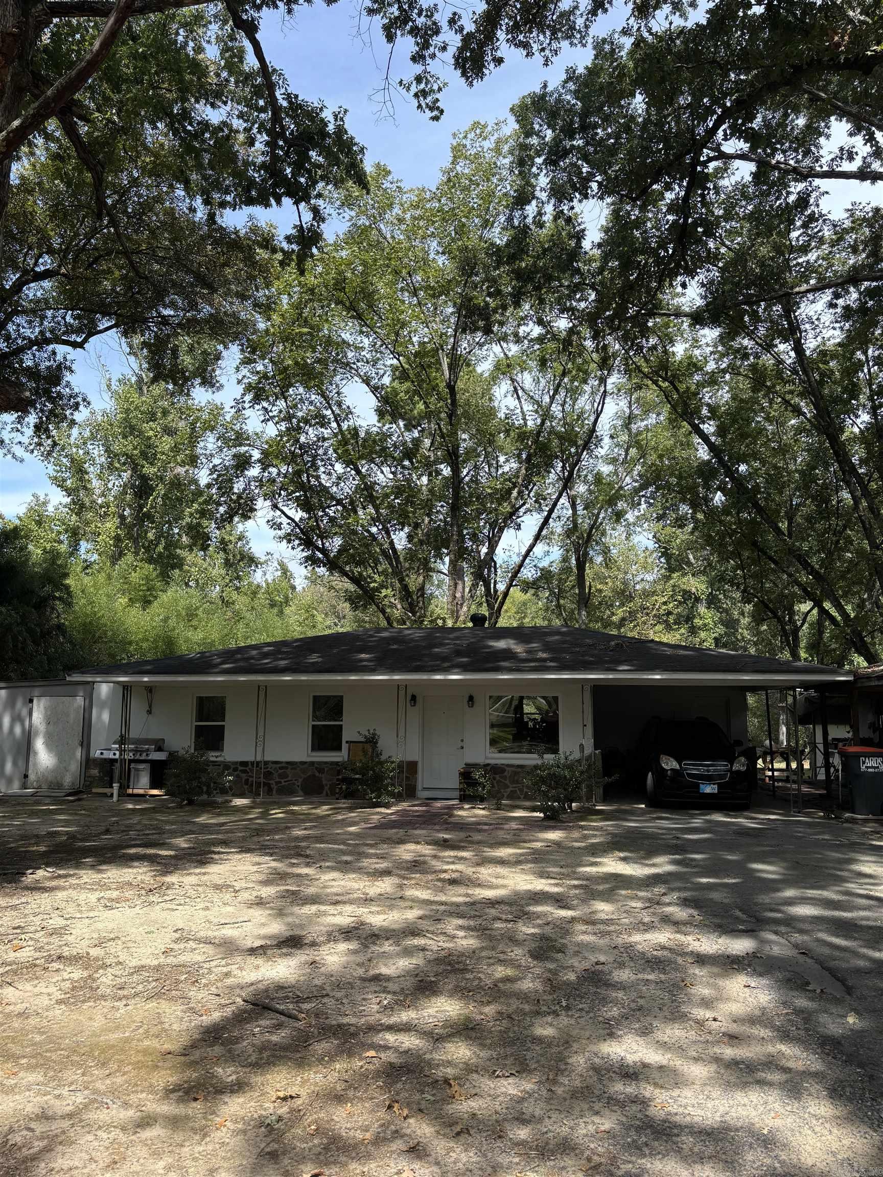 7105 Shannon Road — photo