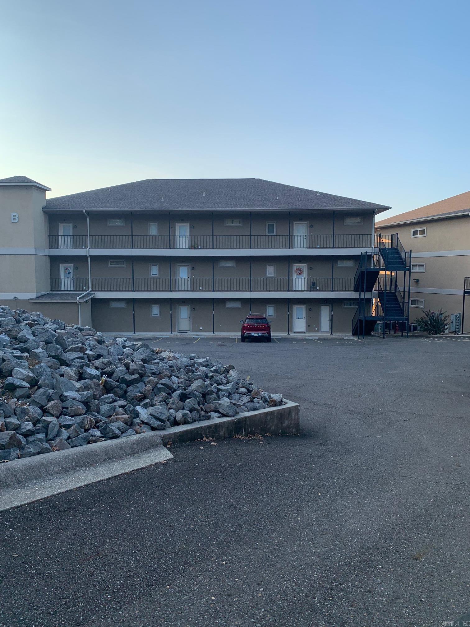 117 Lookout Point — photo