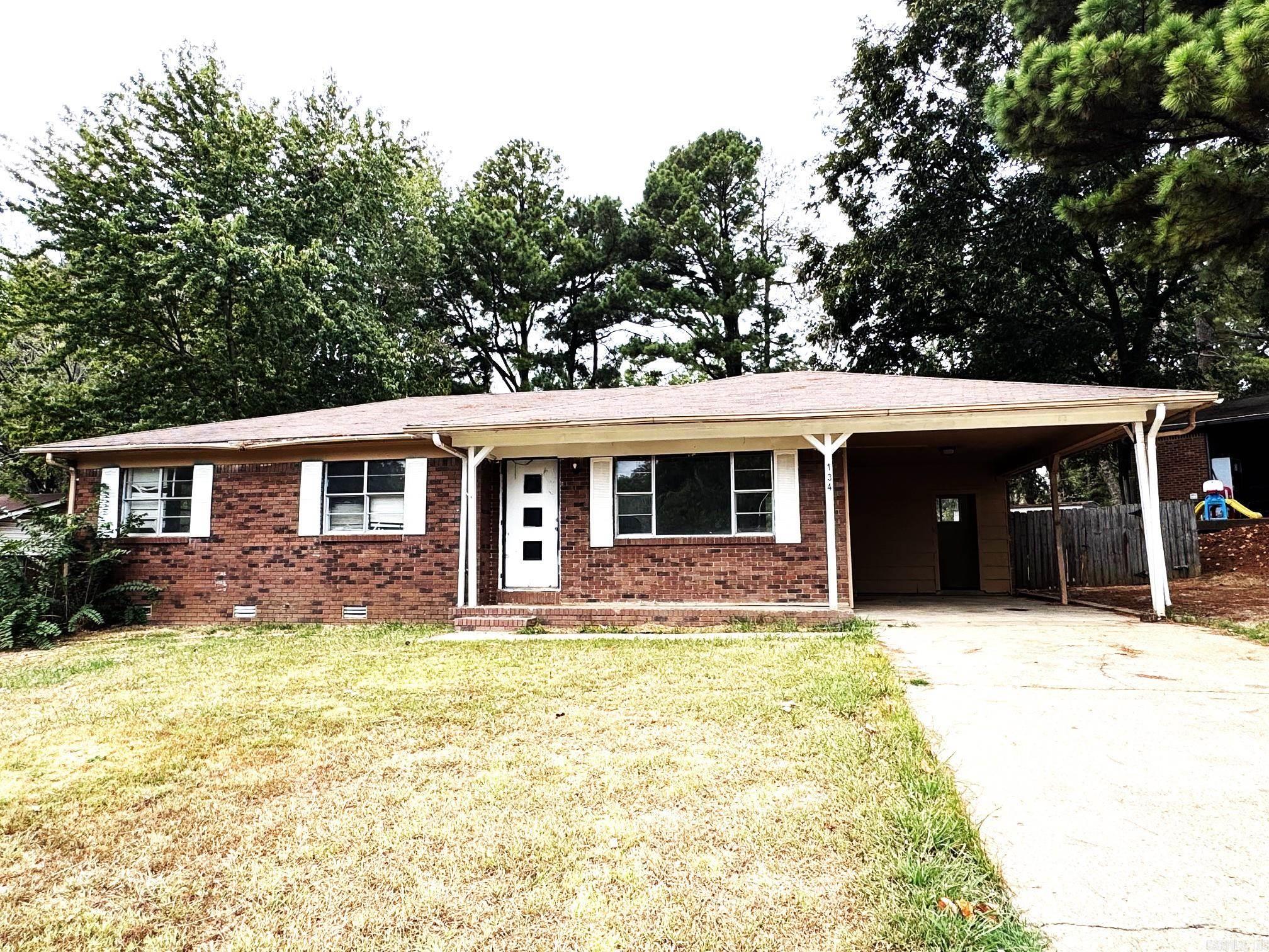 134 Lombardy Lane — photo