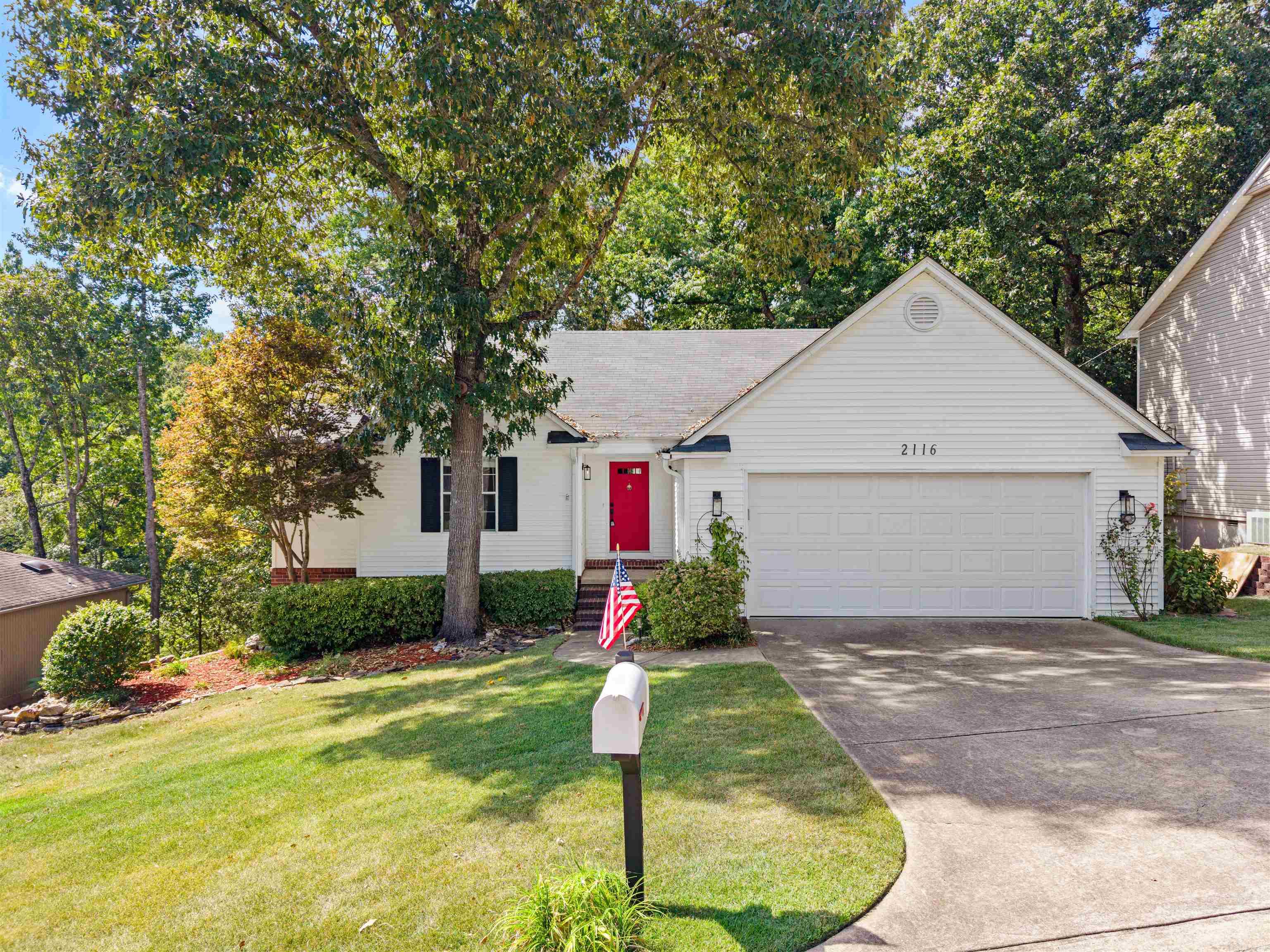 2116 Hickorynut Court — photo