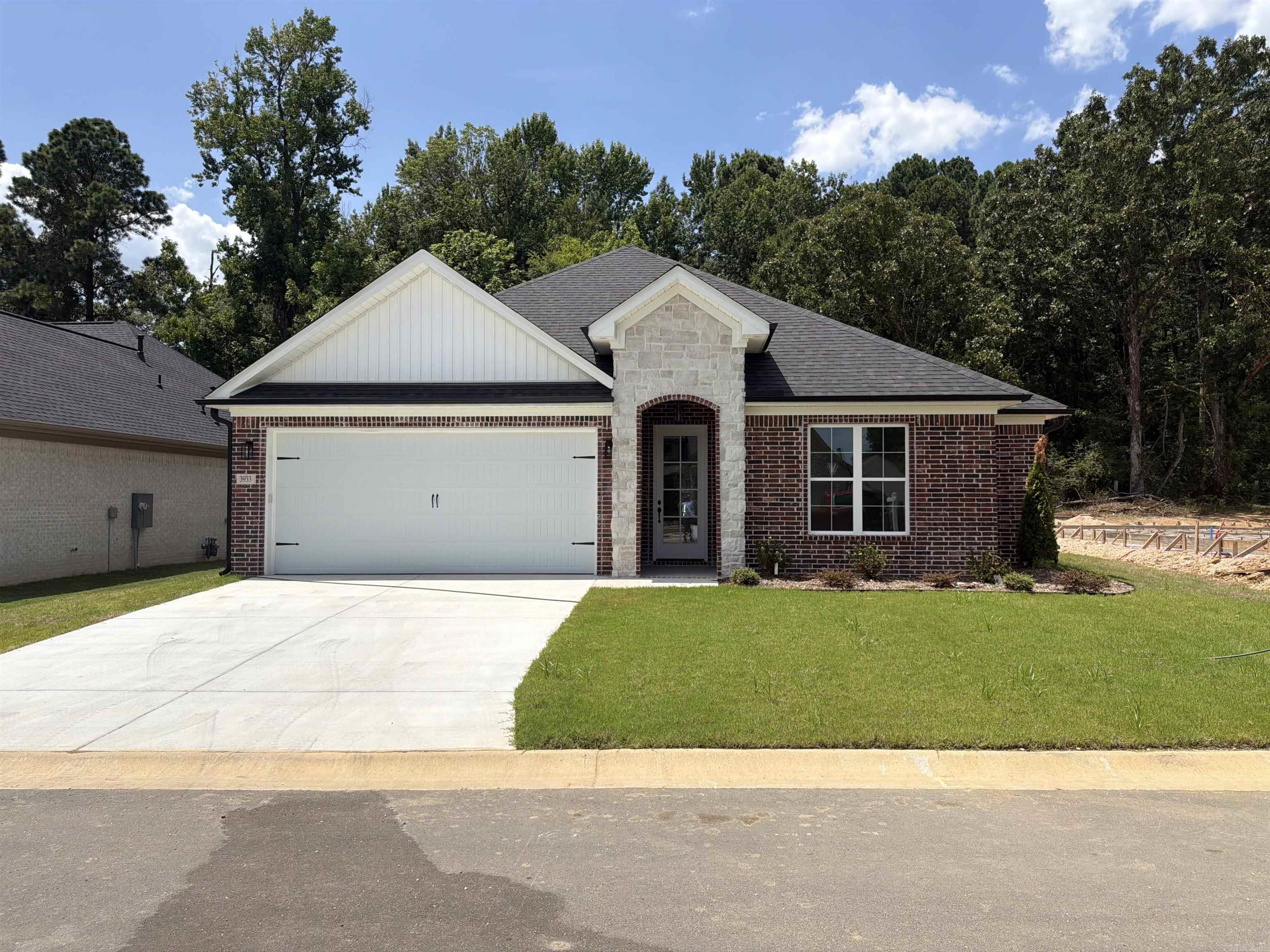 3933 Spencer Crossing — photo