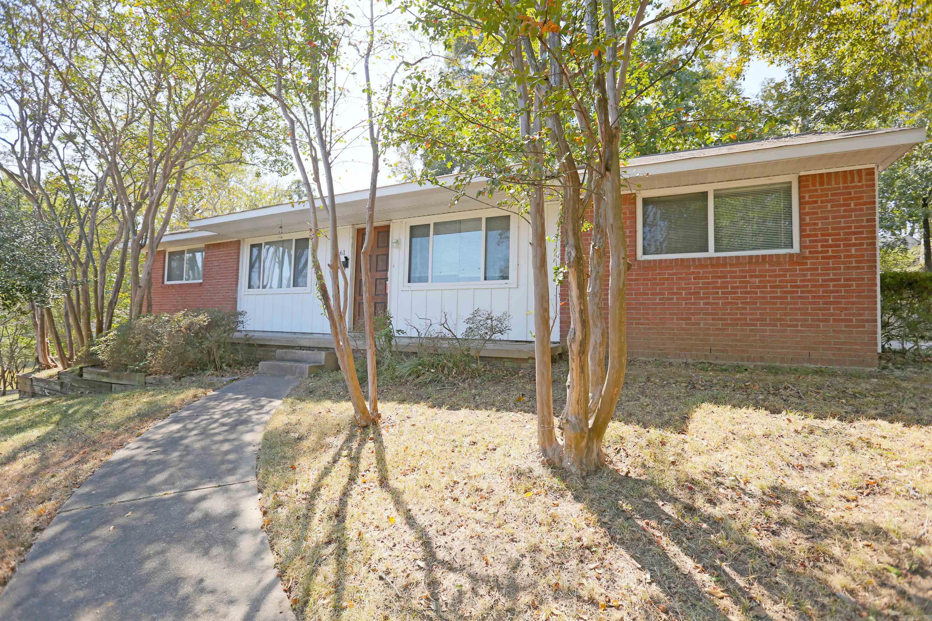 61 White Oak Lane — photo