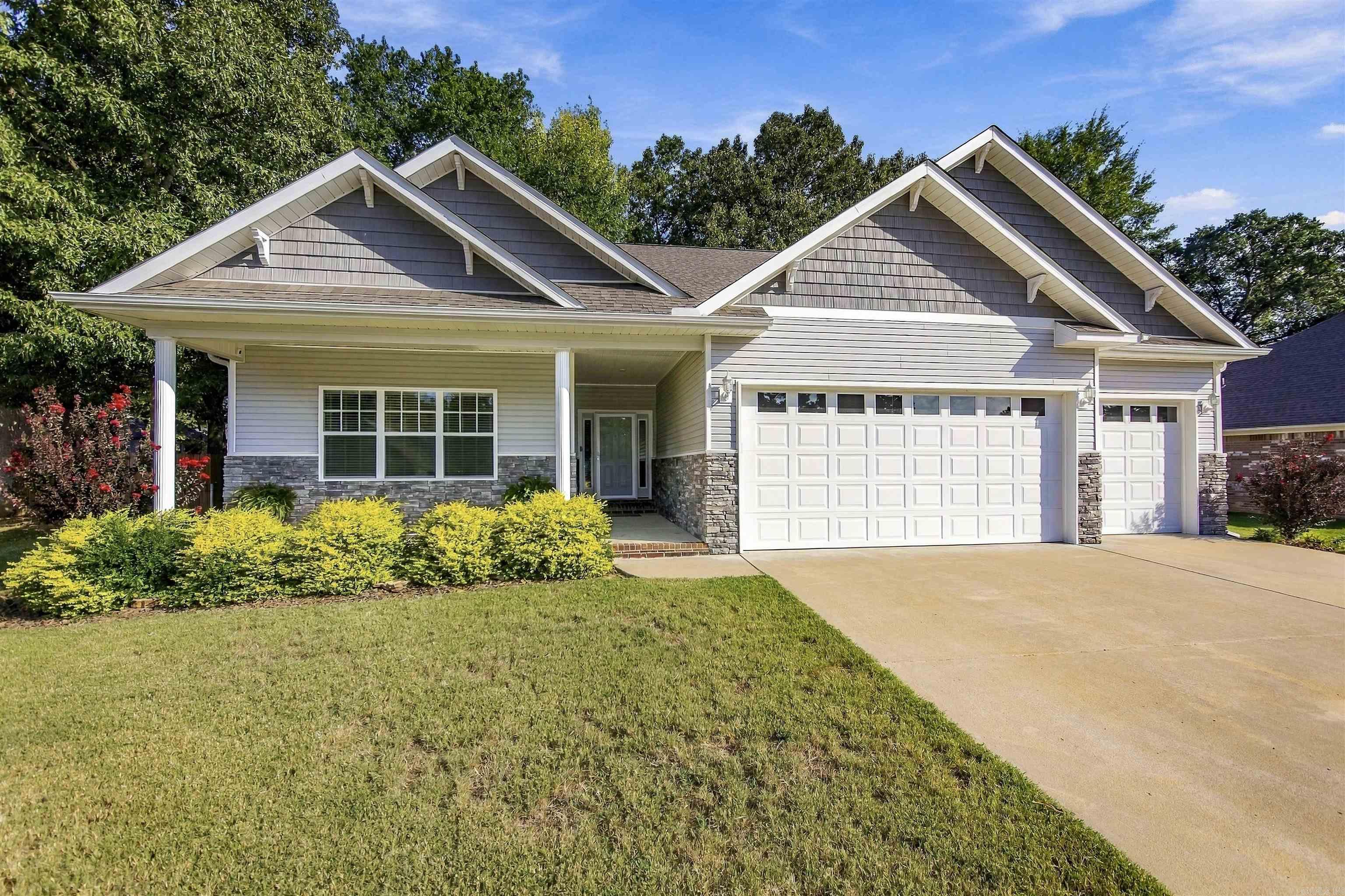 124 Hayden Drive — photo