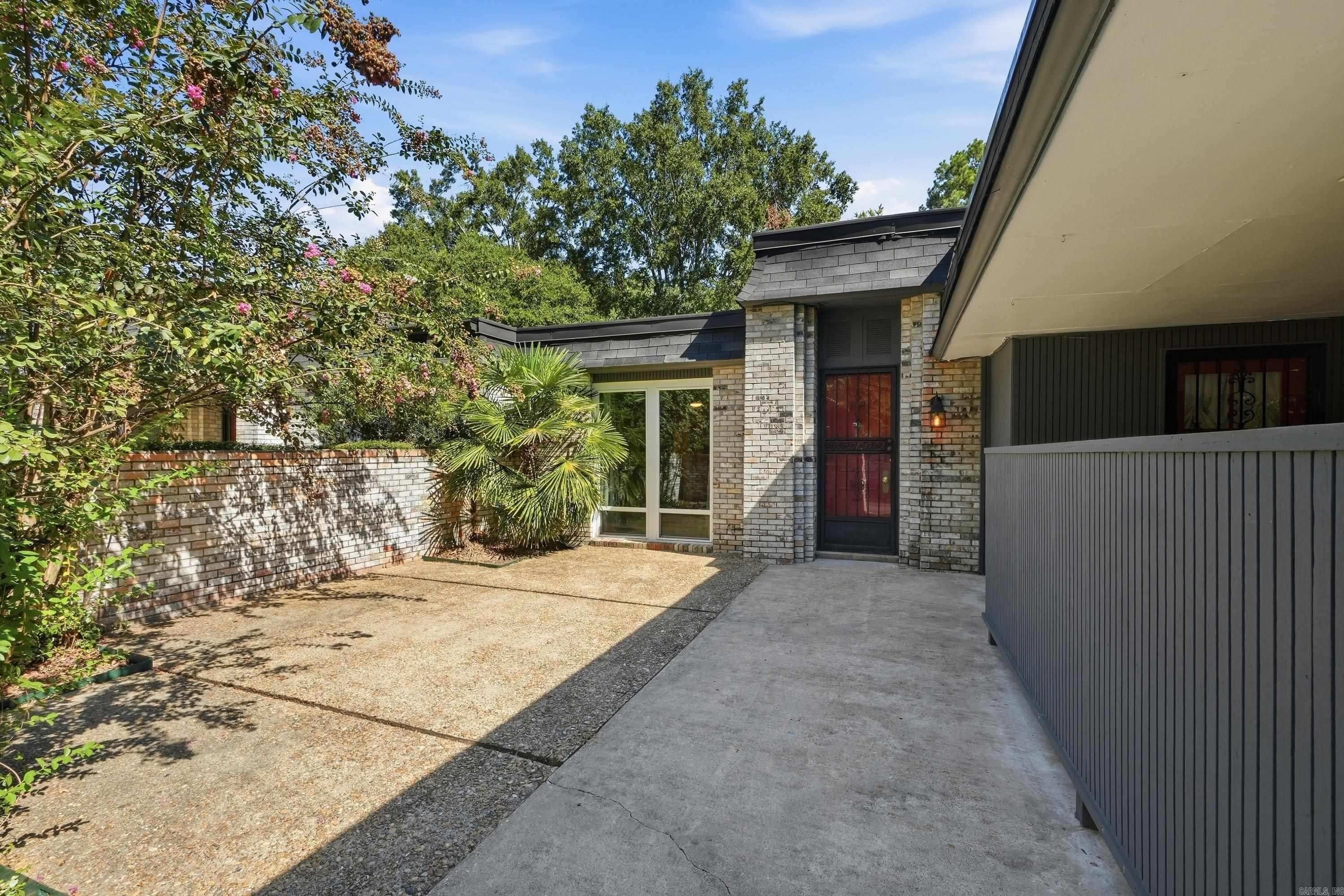 19 Westridge Drive — photo