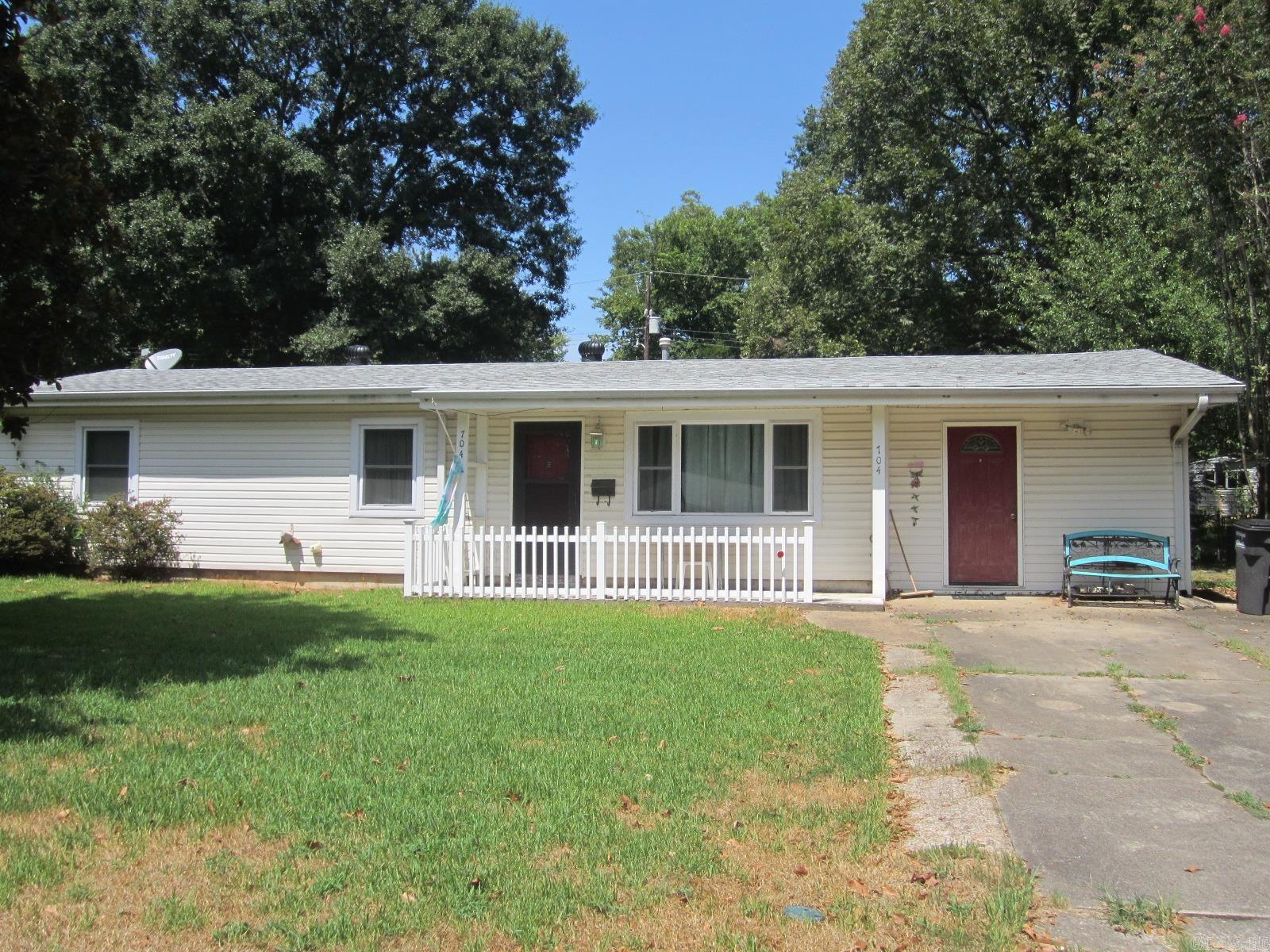 704 W Martin Street — photo