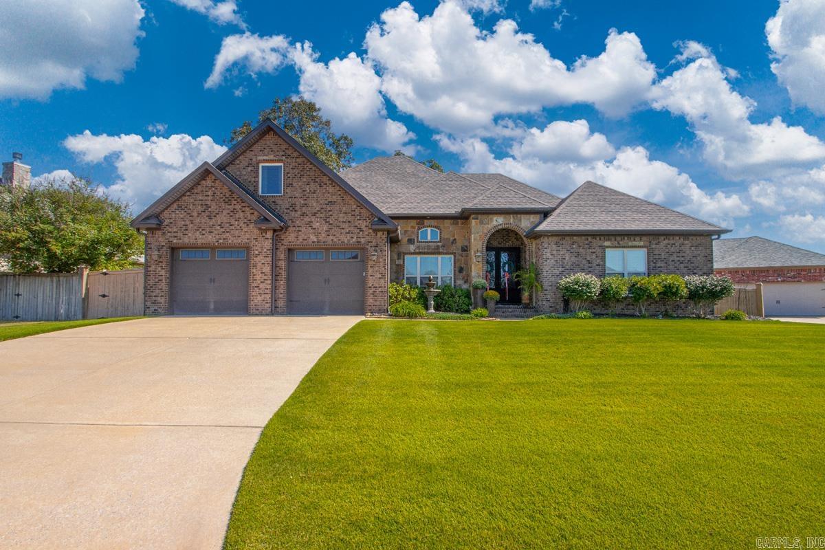 124 Lake Valley Drive — photo