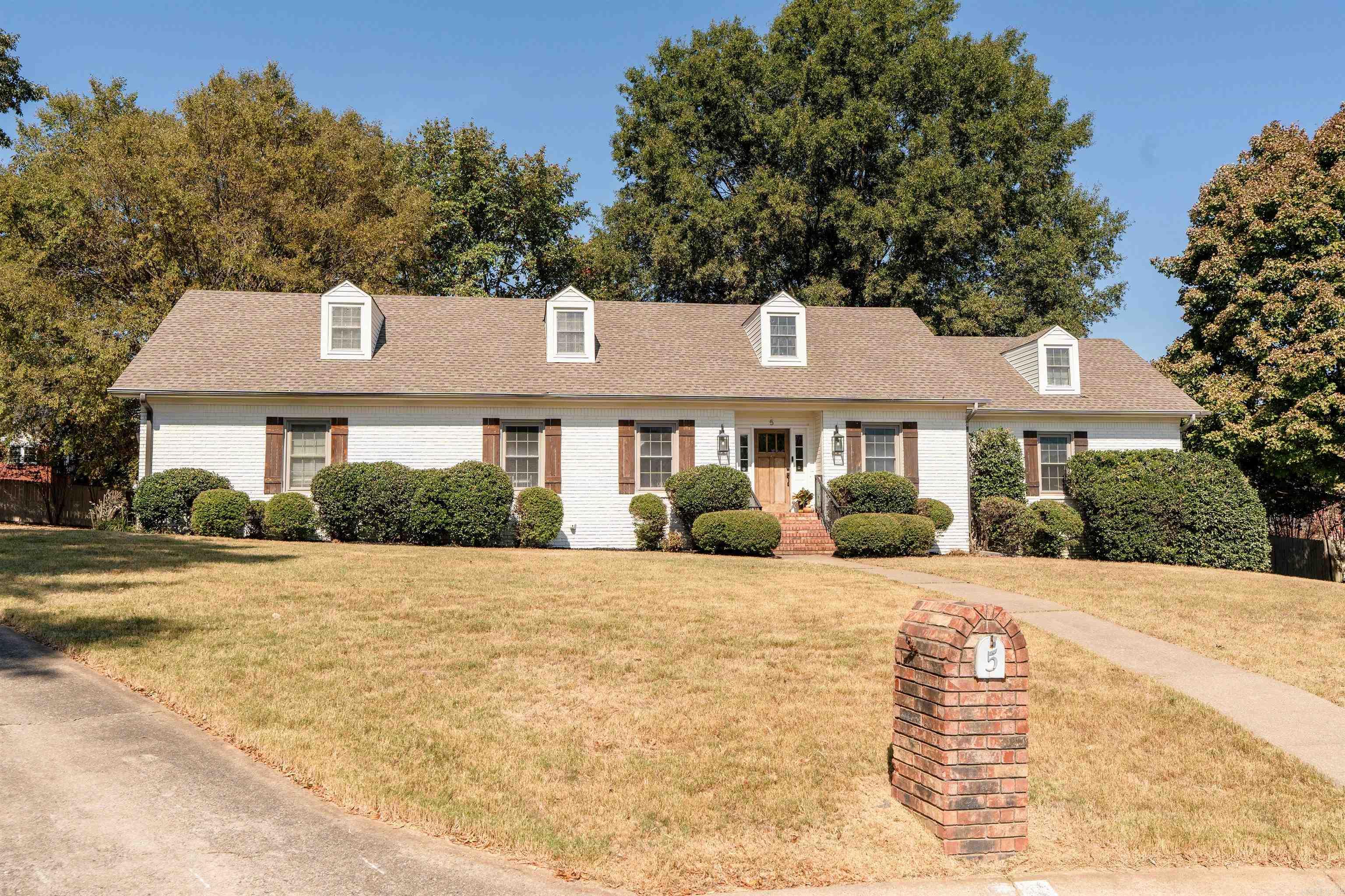 5 White Oak Court — photo