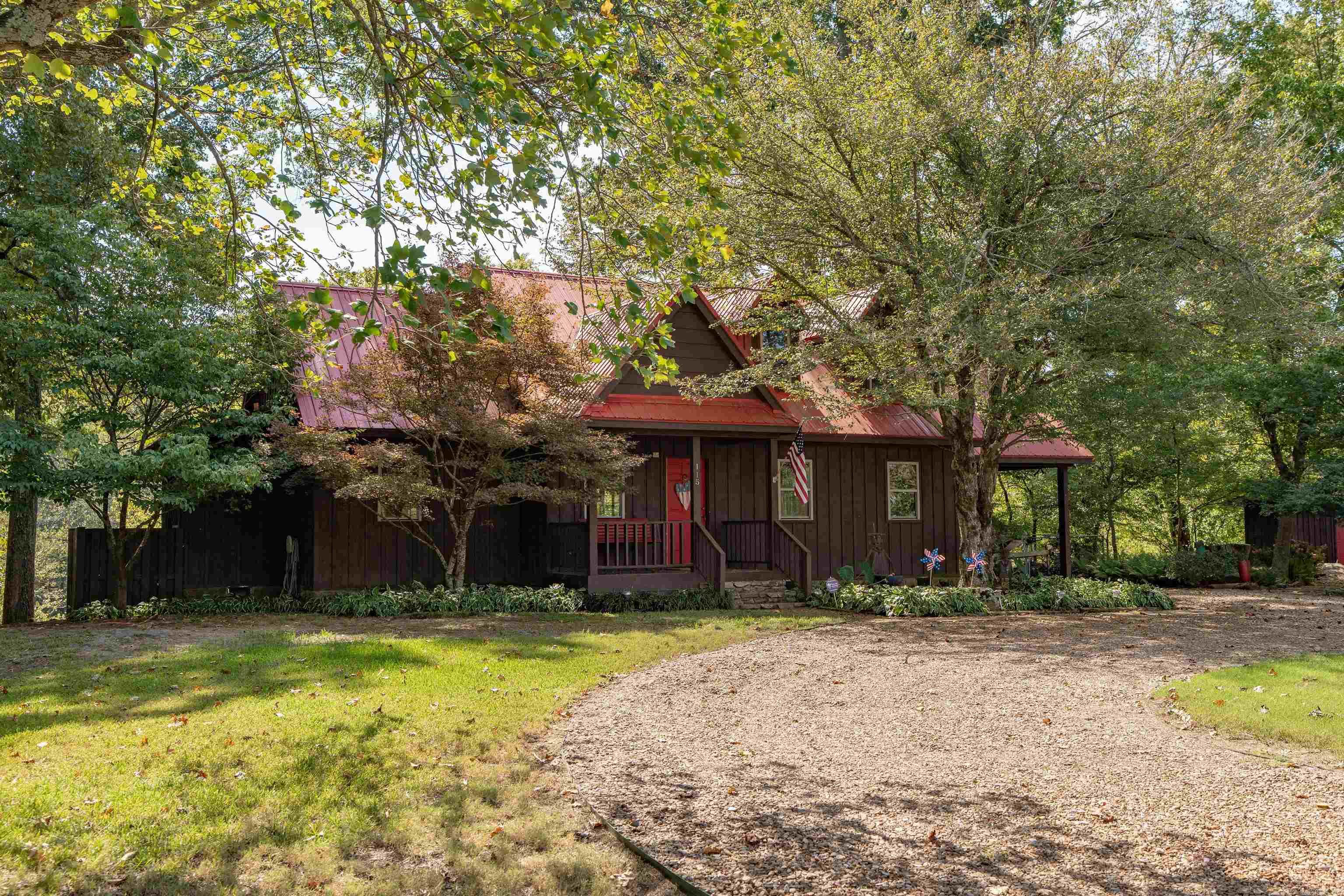 115 River Drive Estates — photo