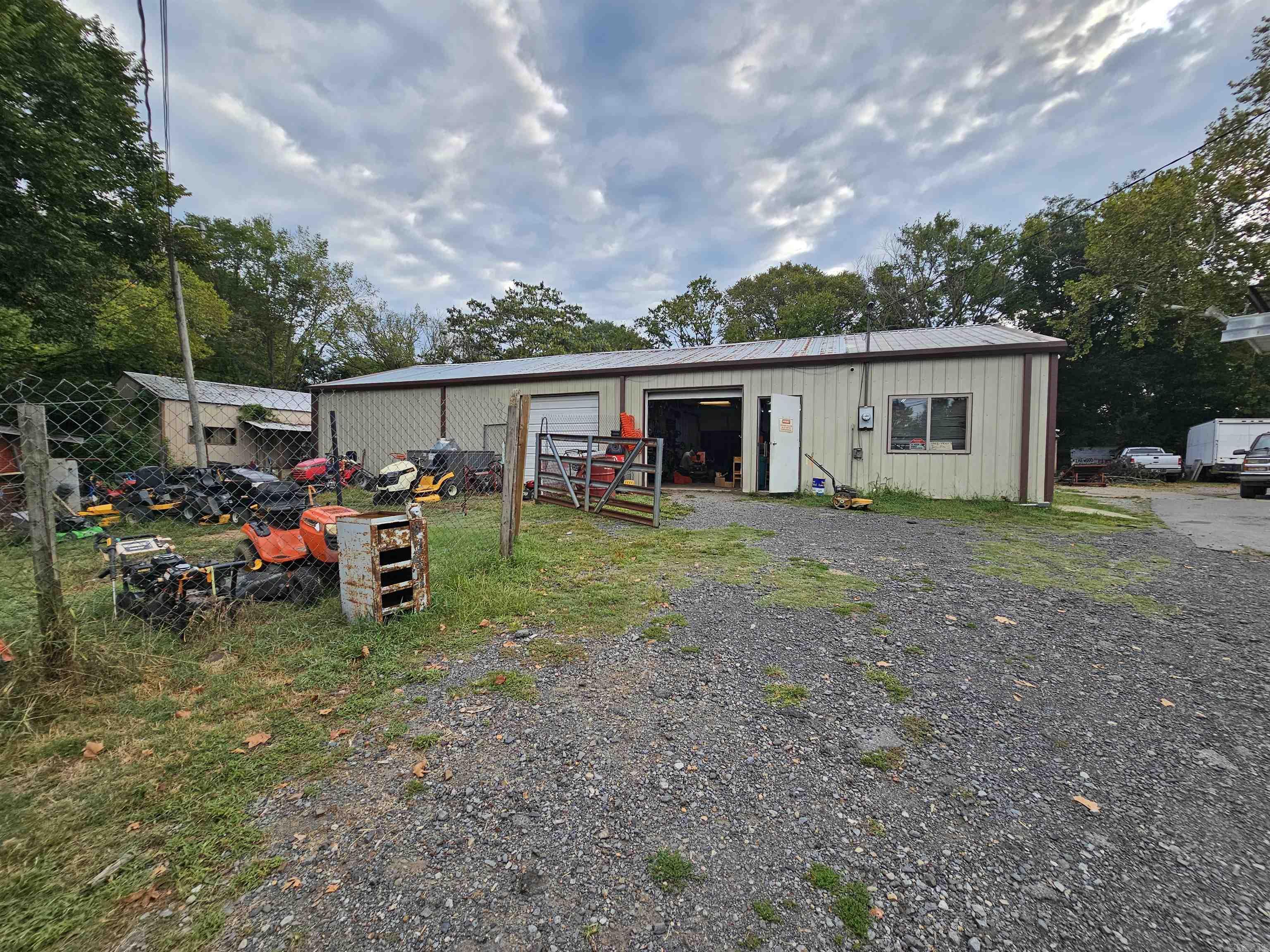 9240 Jacksonville Conway Road — photo