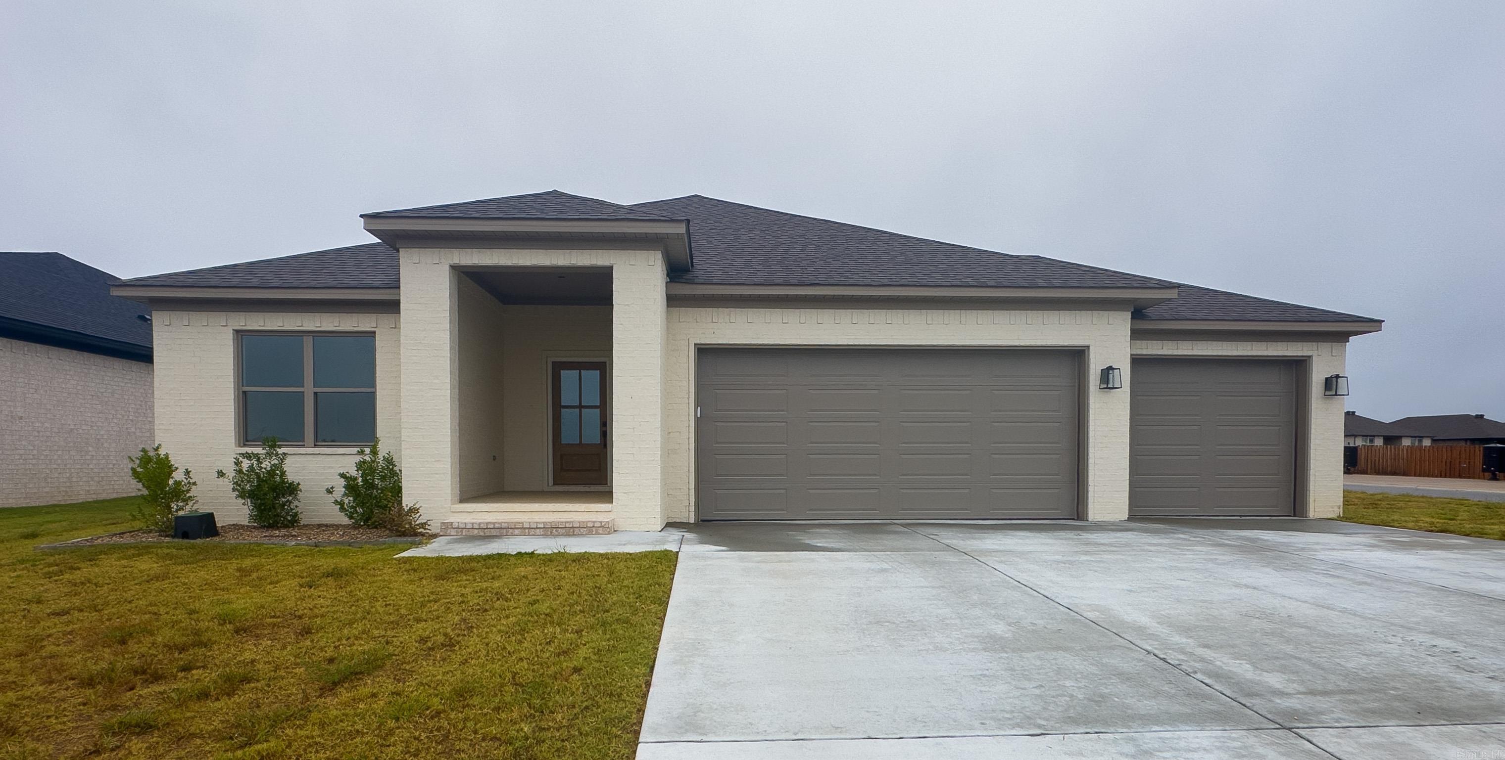 300 Alyece Lane — photo