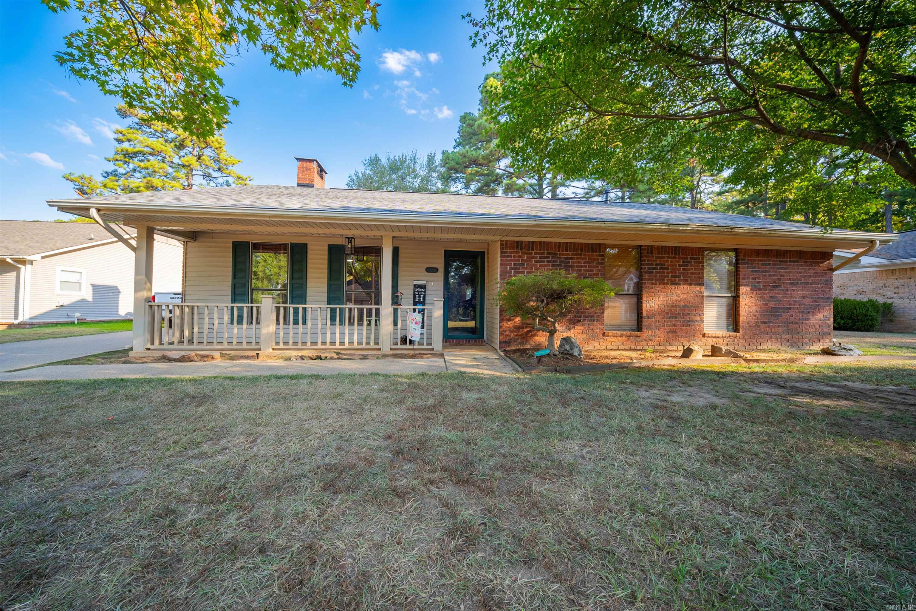 1102 Pinecrest Drive — photo