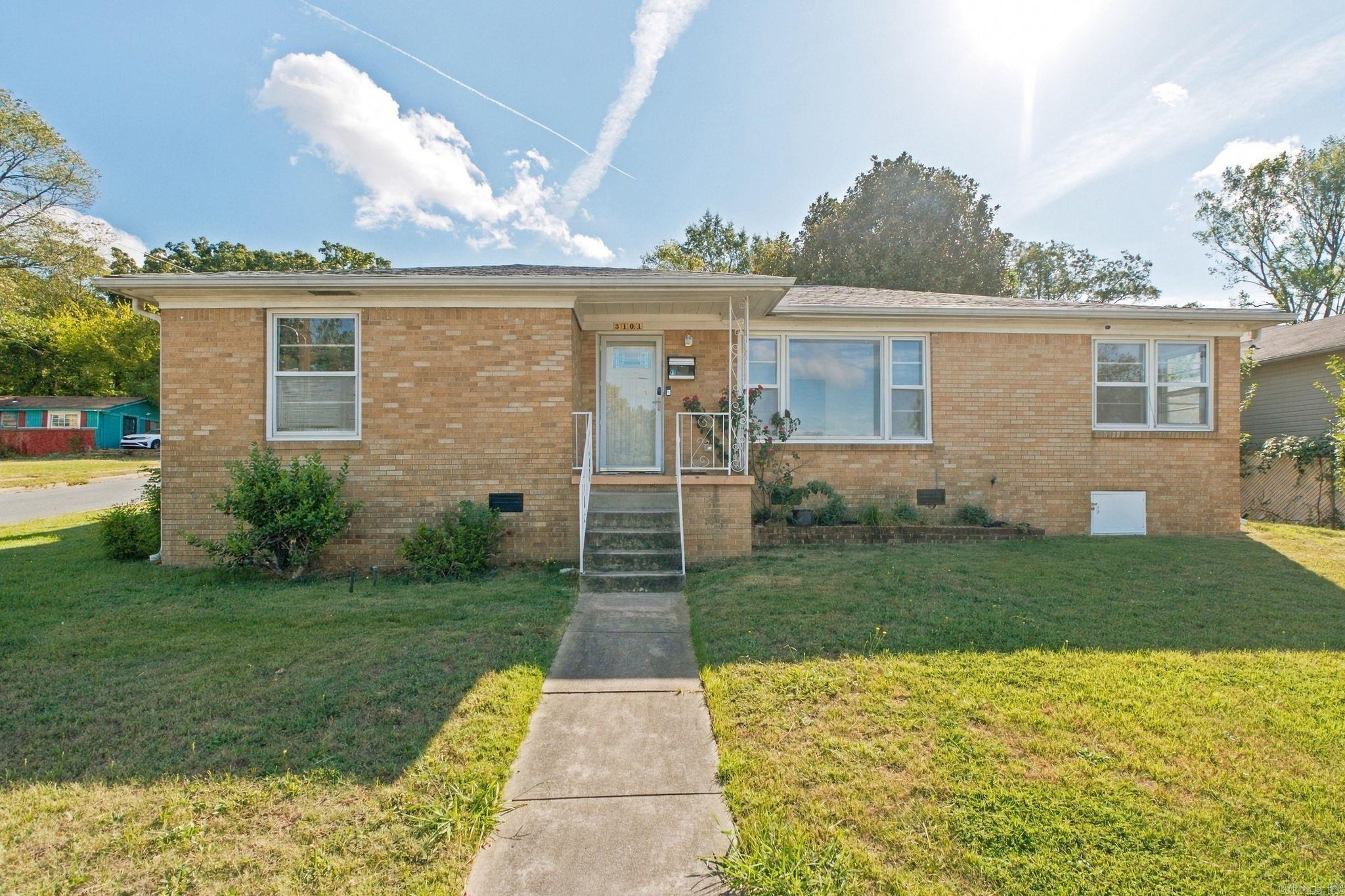 3101 S Gaines Street — photo