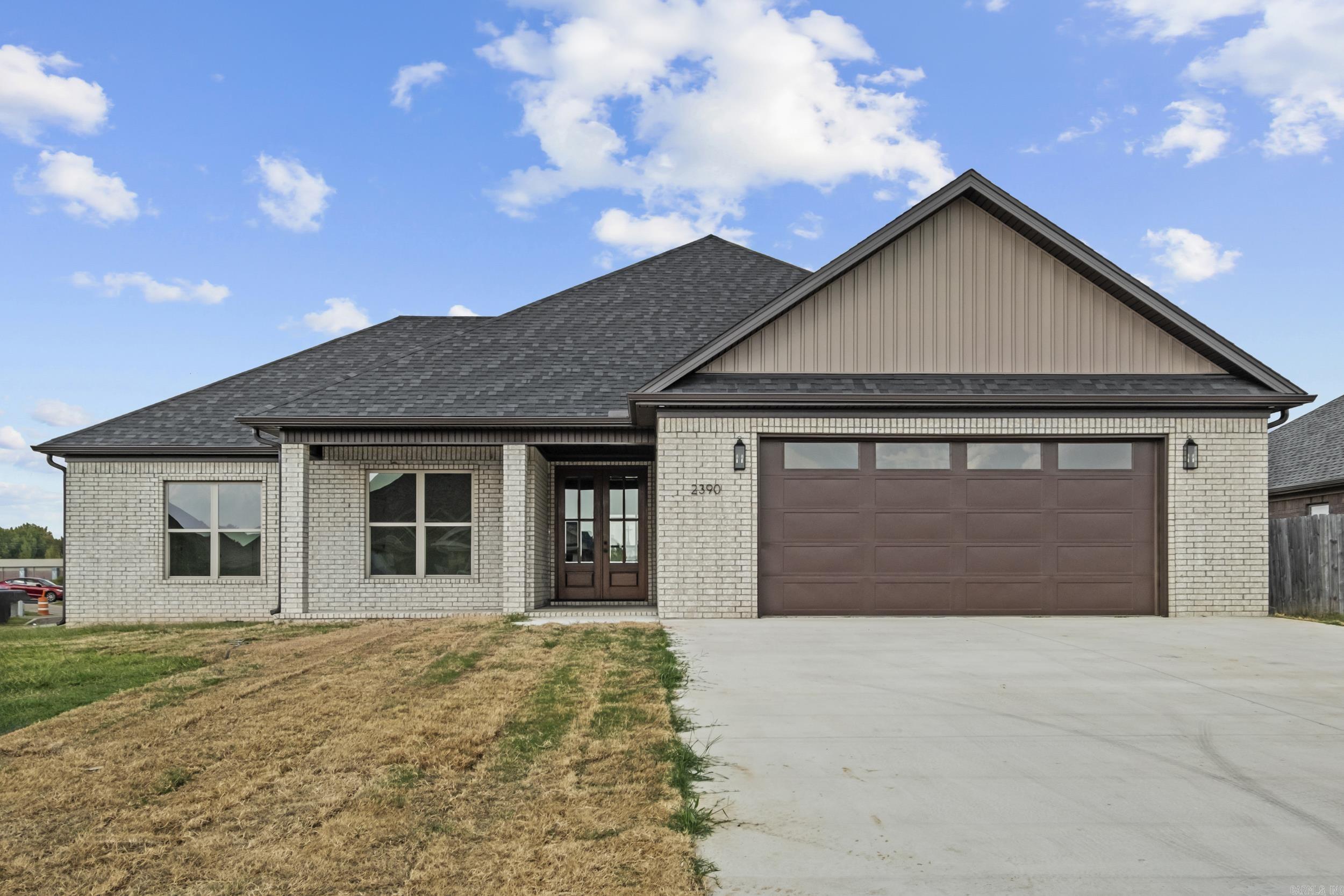 2390 Lakewood Circle — photo