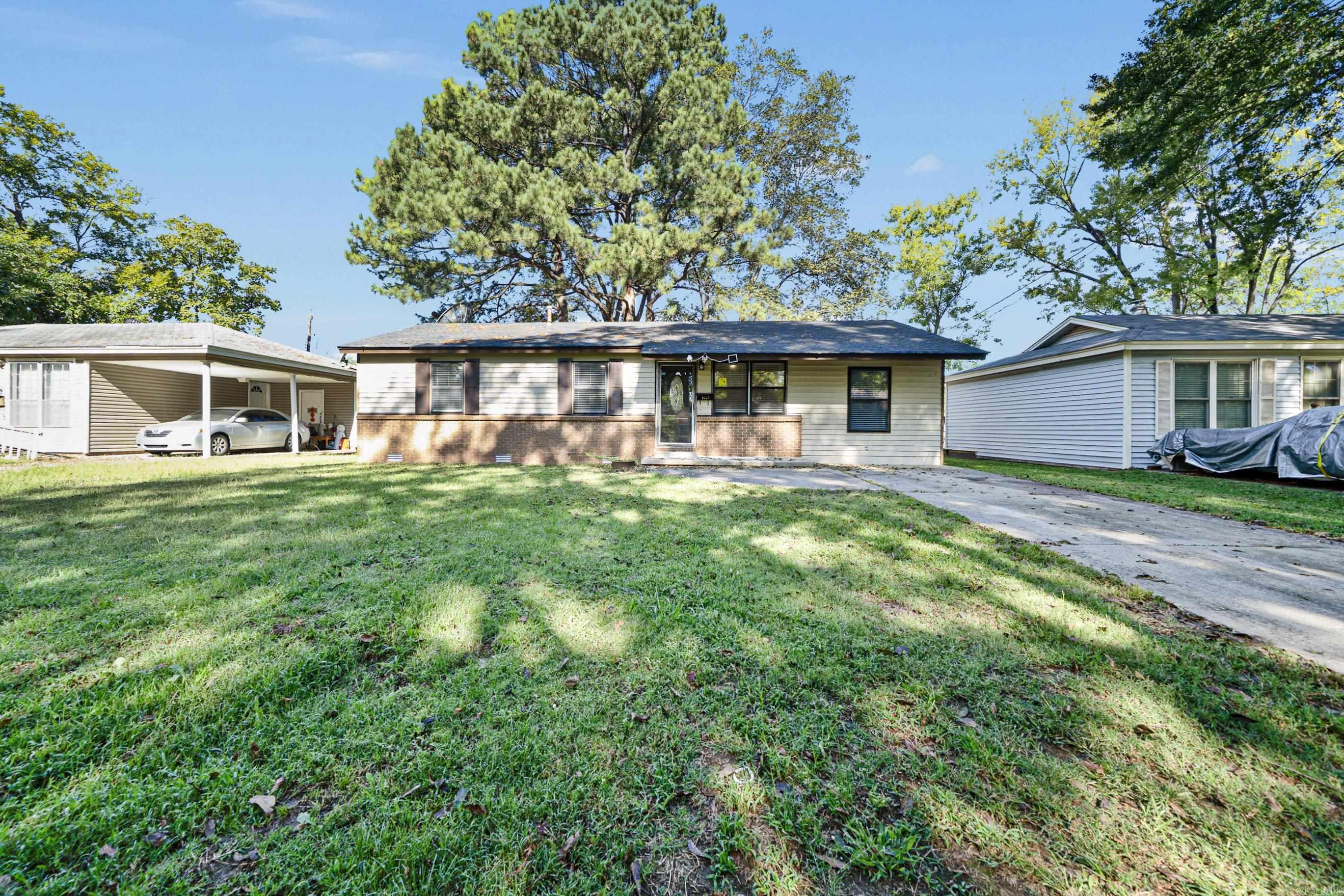 1013 Healy Street — photo