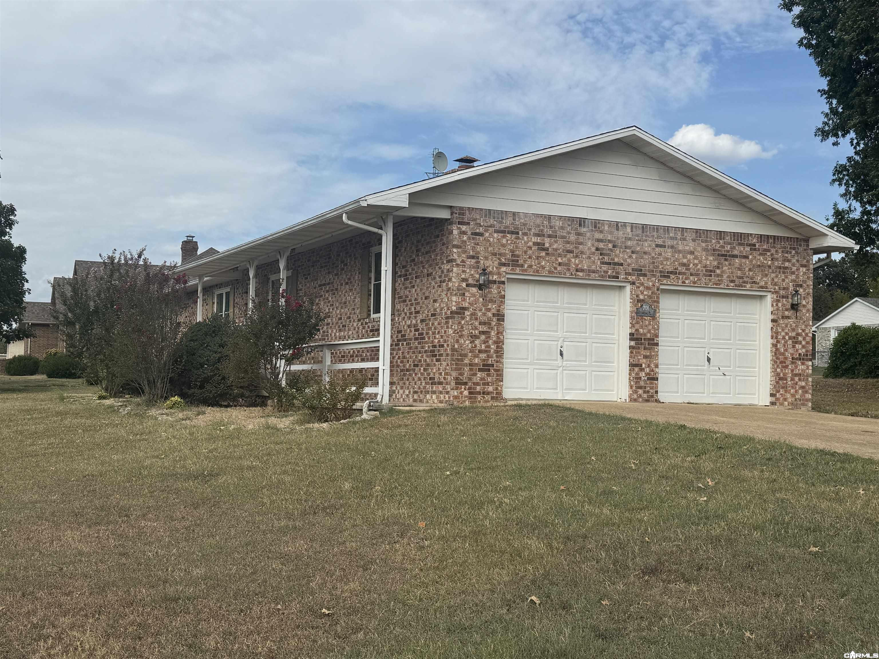 701 Elizabeth Drive — photo