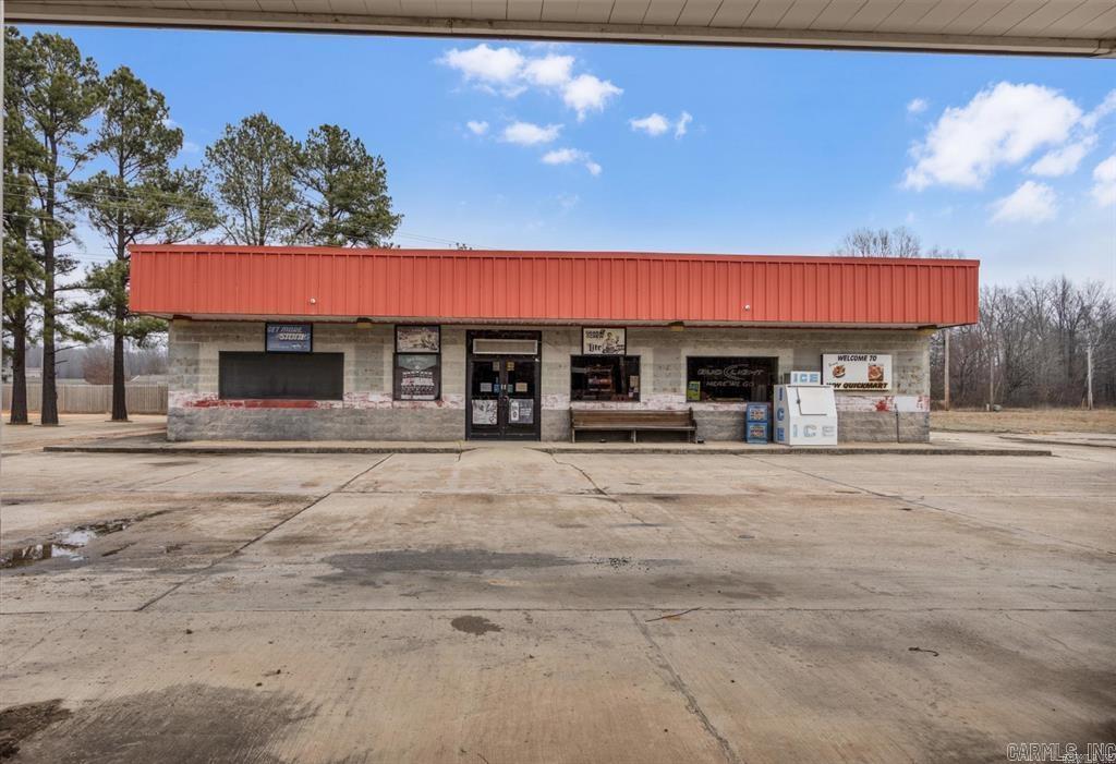 11002 Highway 135 N — photo
