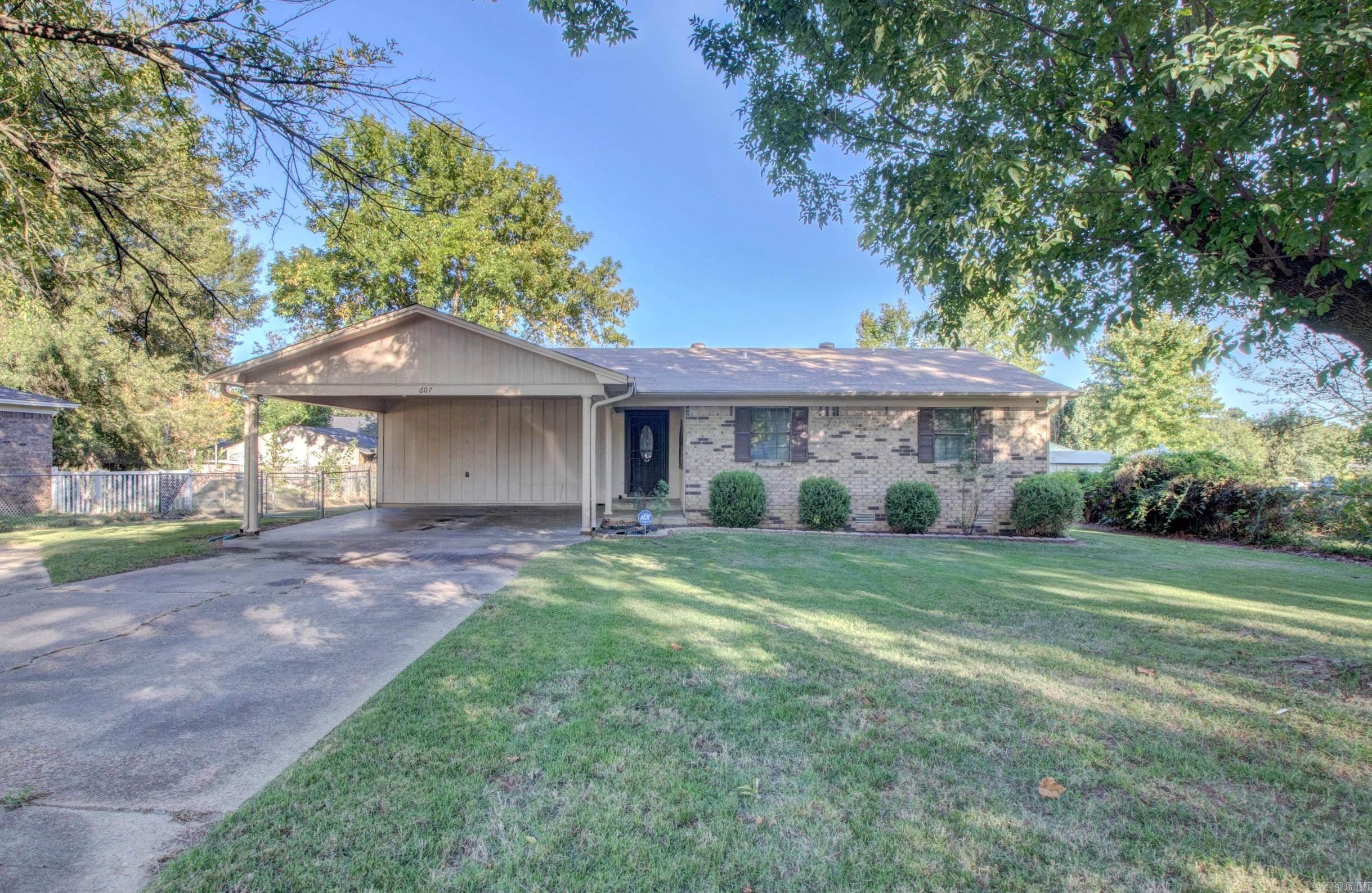 607 Meadow Circle — photo