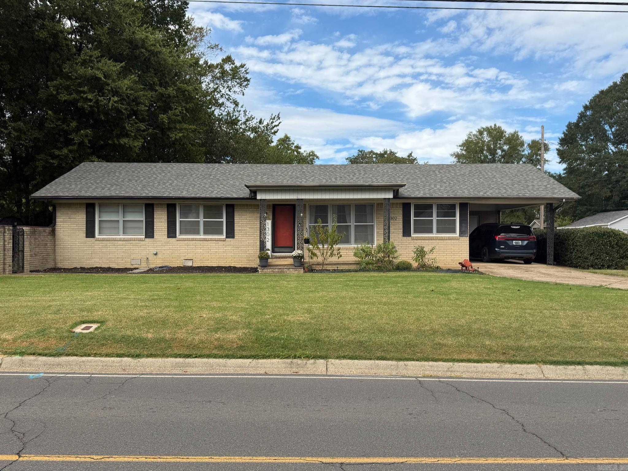 1302 Walnut Street — photo