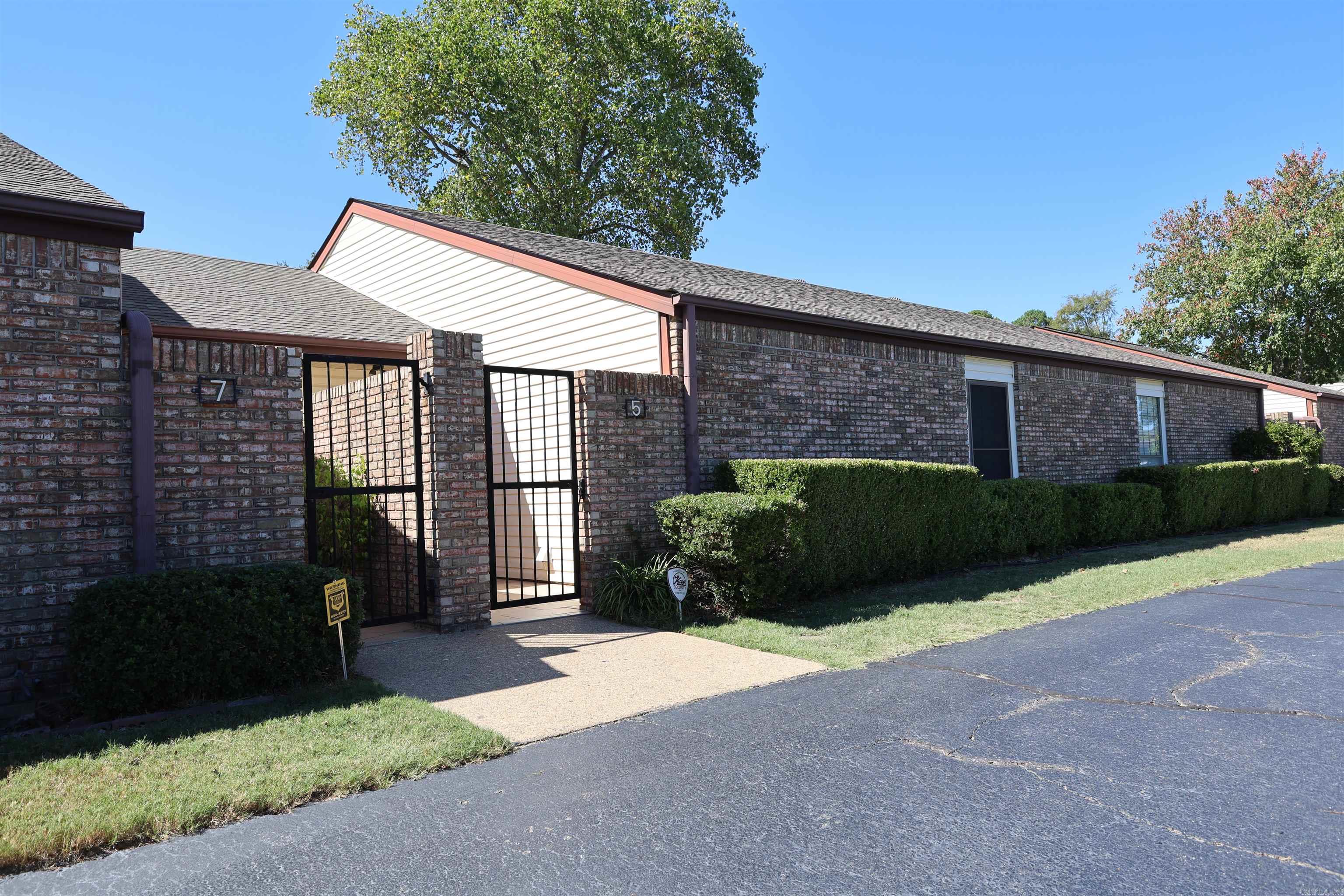 5 Piedmont Court — photo