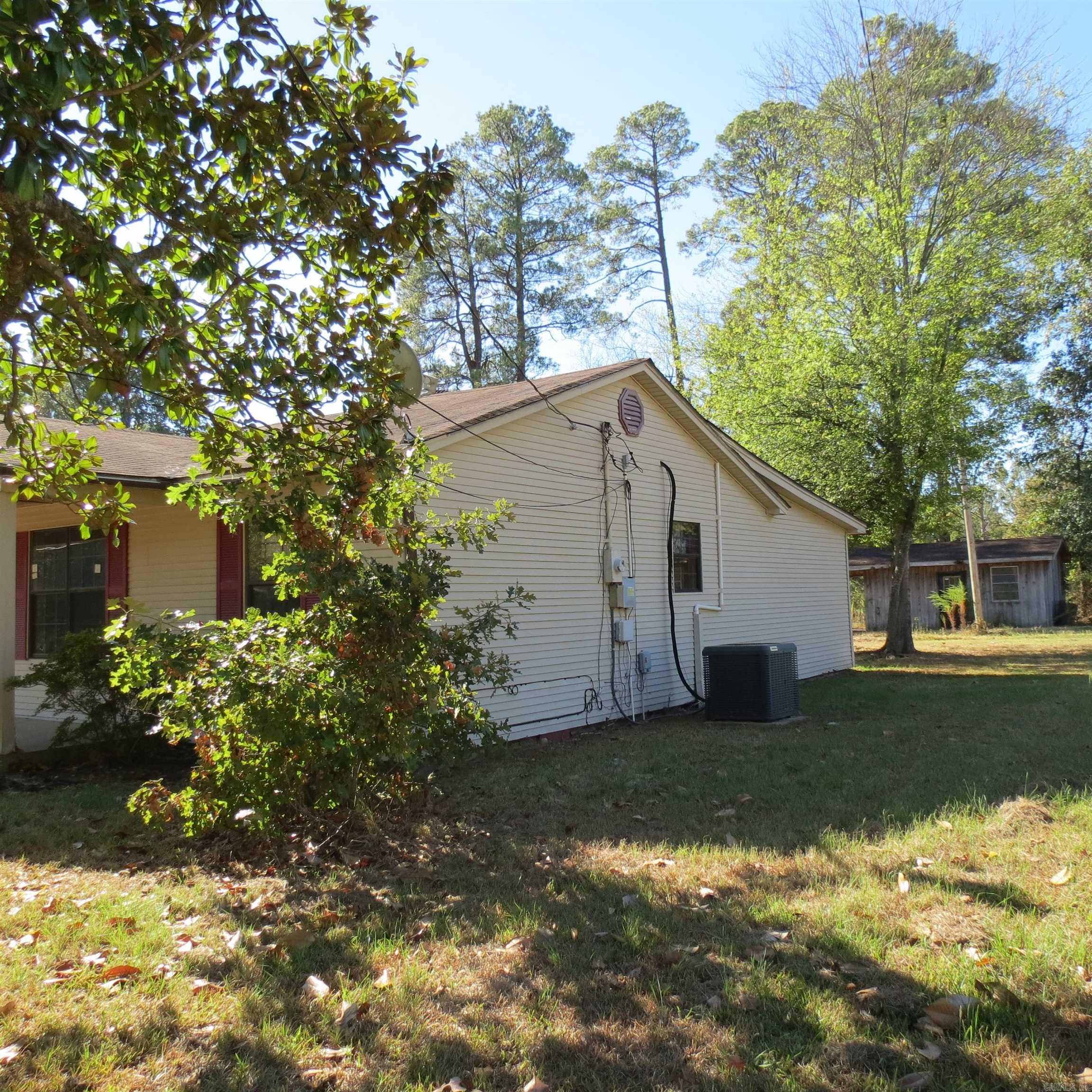 1701 W Pine, Warren, AR 71671 — photo 2